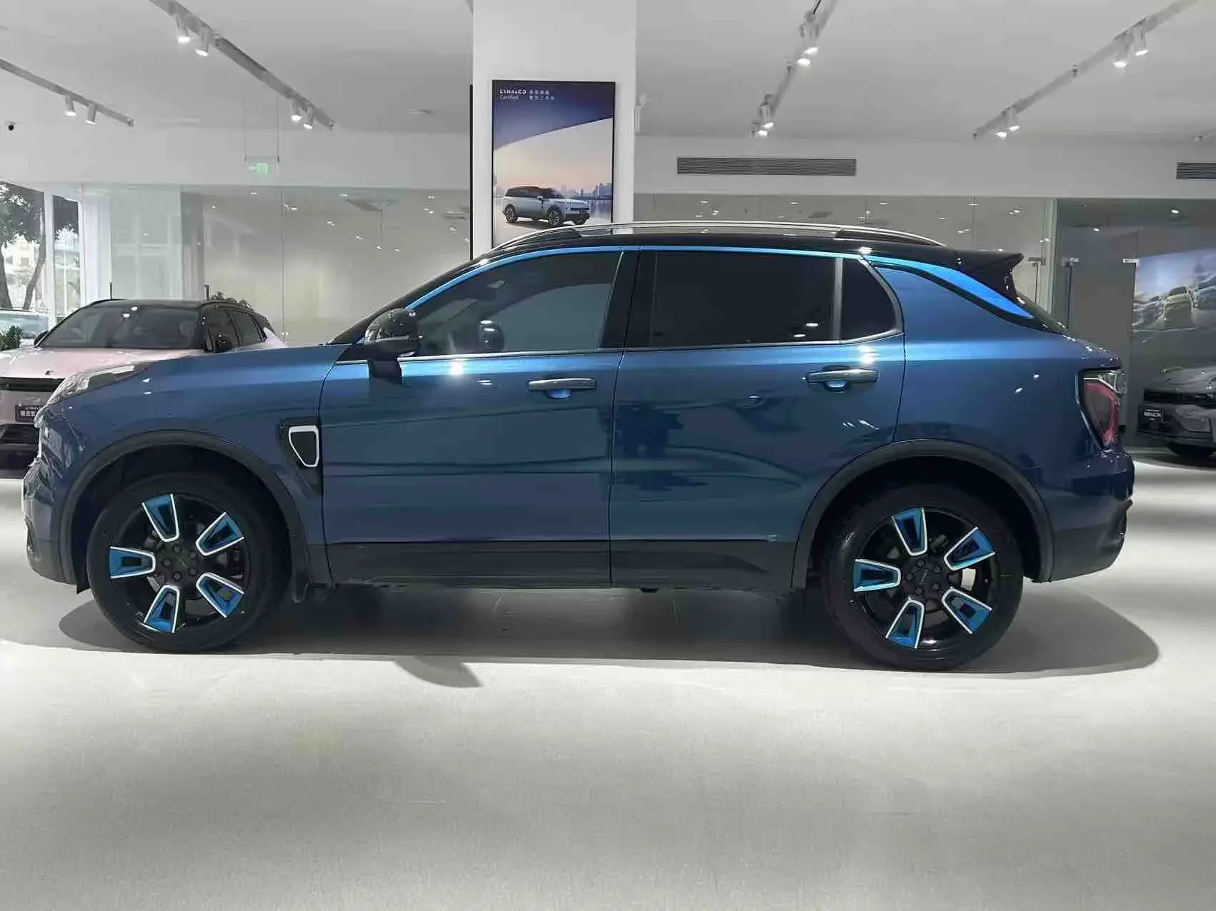 Lynk & Co 01