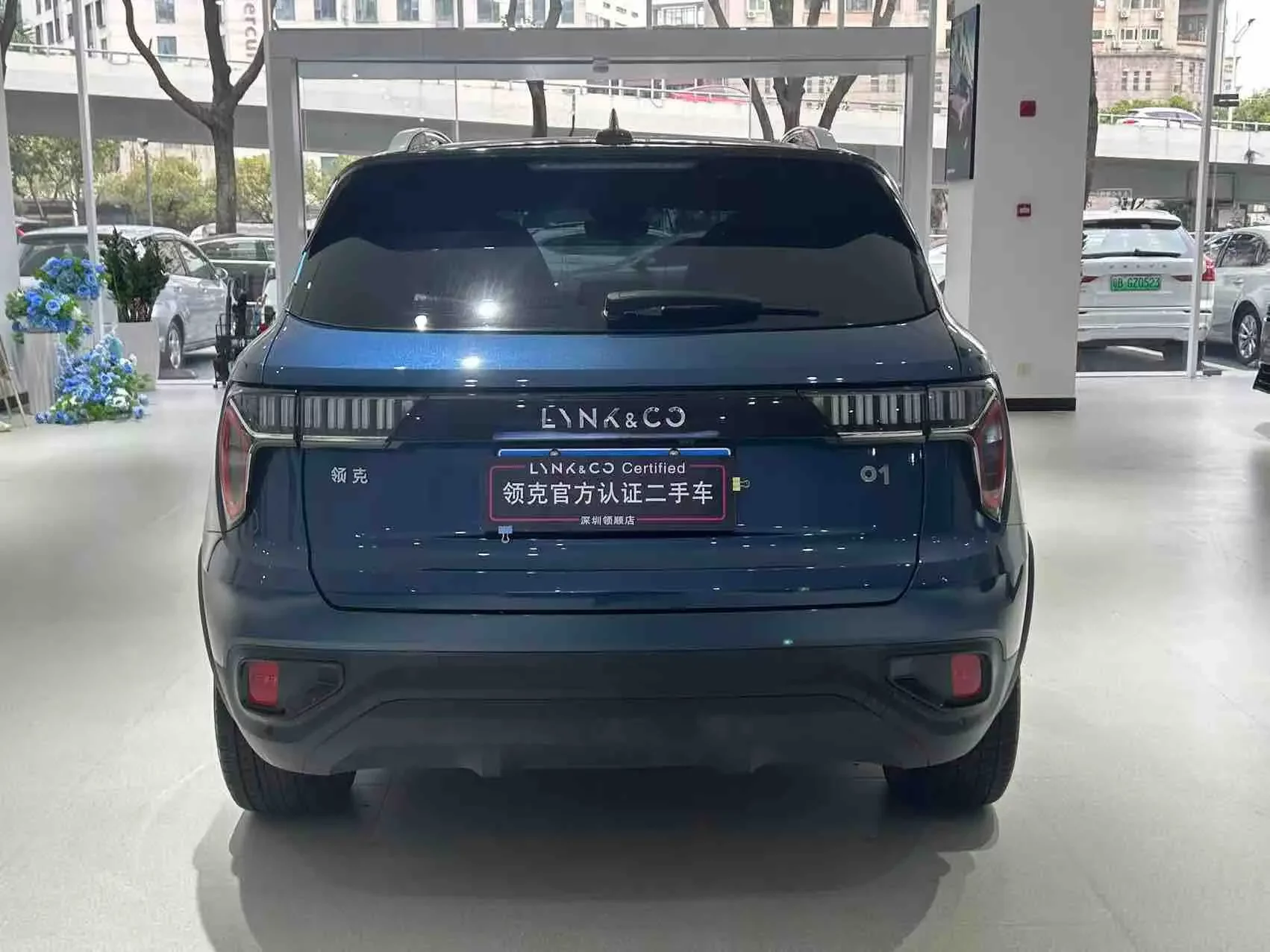 Lynk & Co 01
