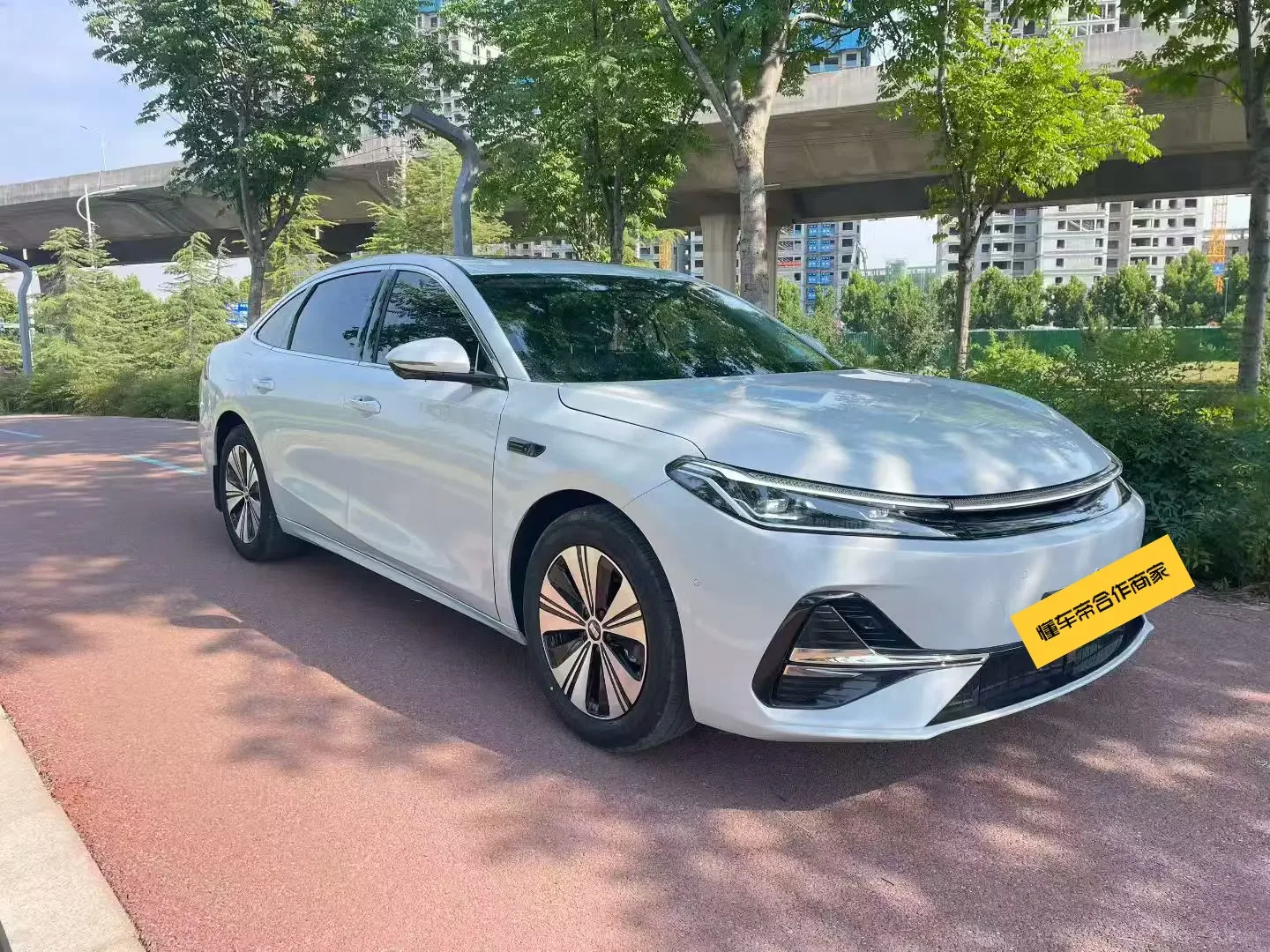 Geely Galaxy A7 EM