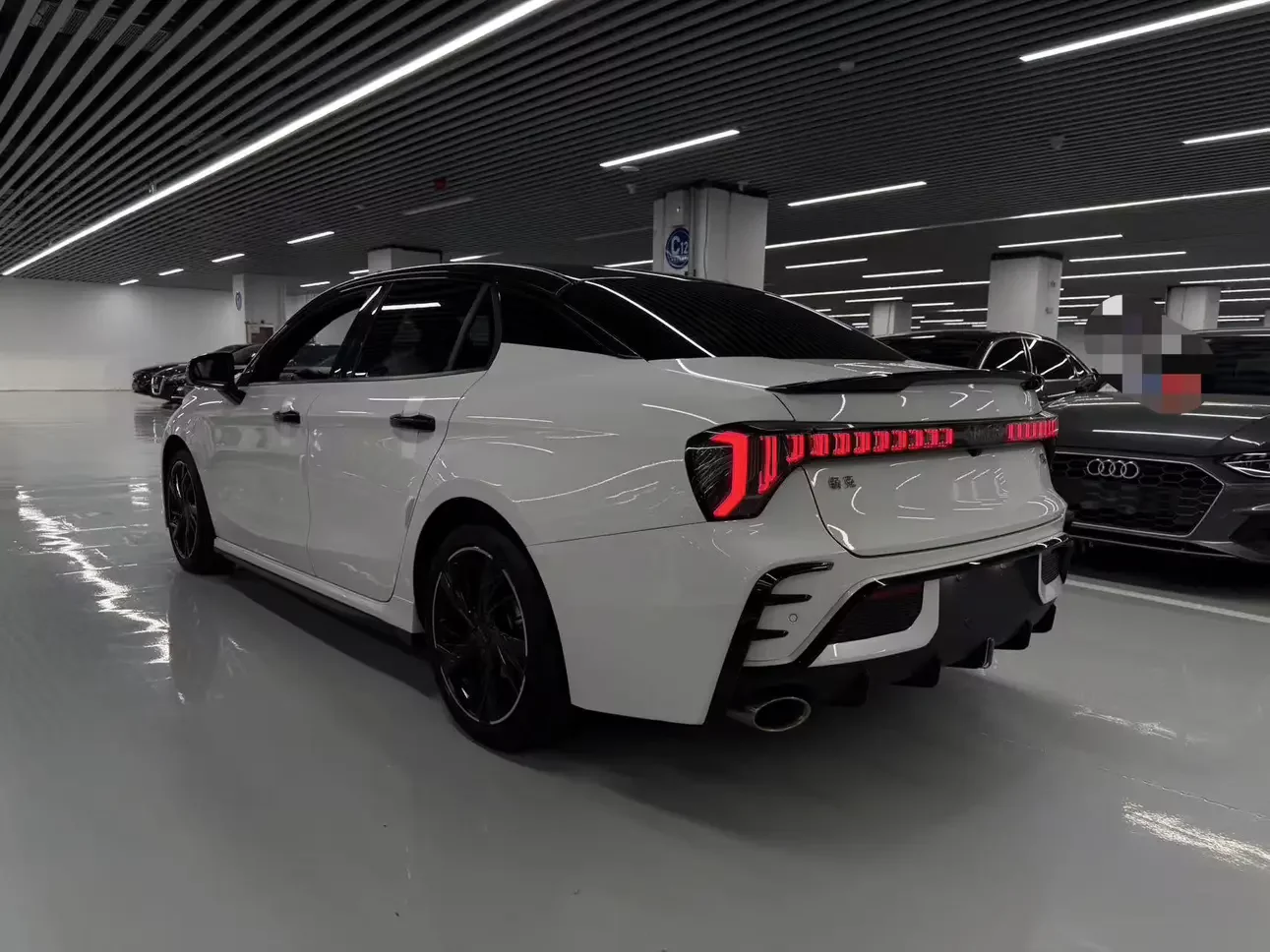 Lynk & Co 03