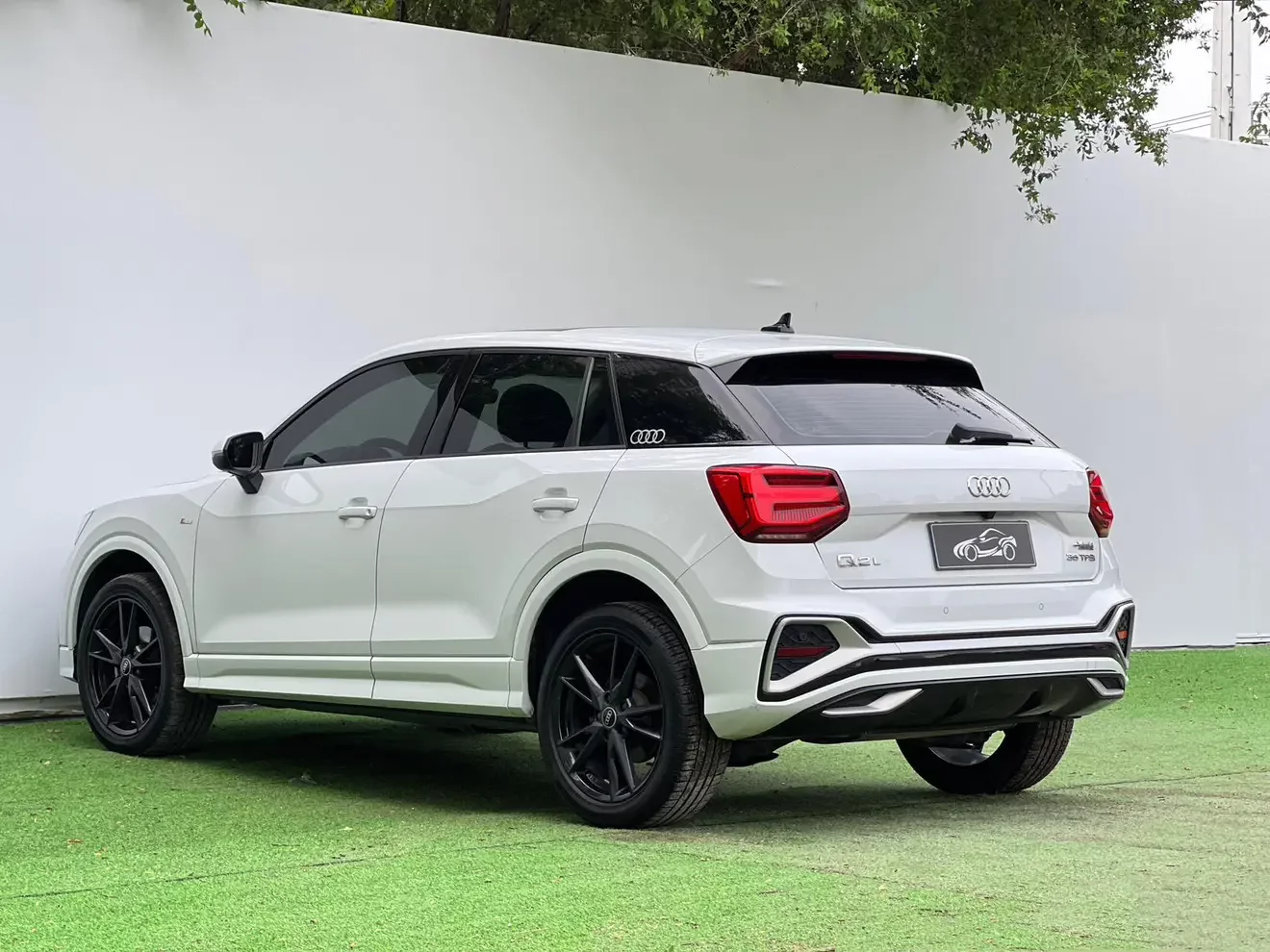 Audi Q2L