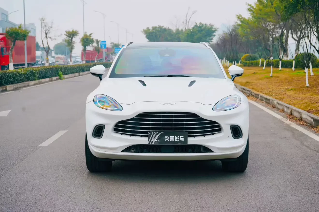 Aston Martin DBX