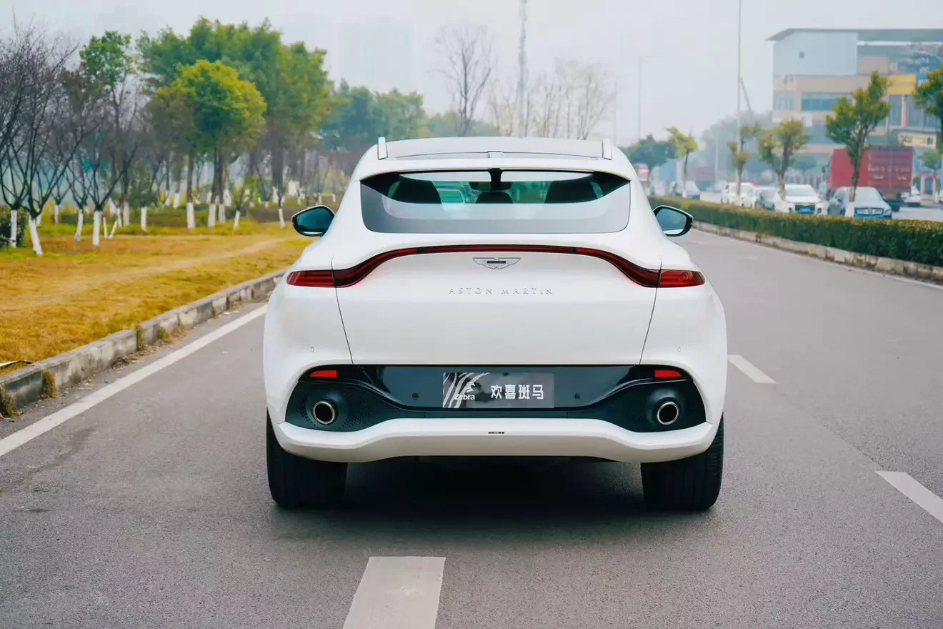 Aston Martin DBX