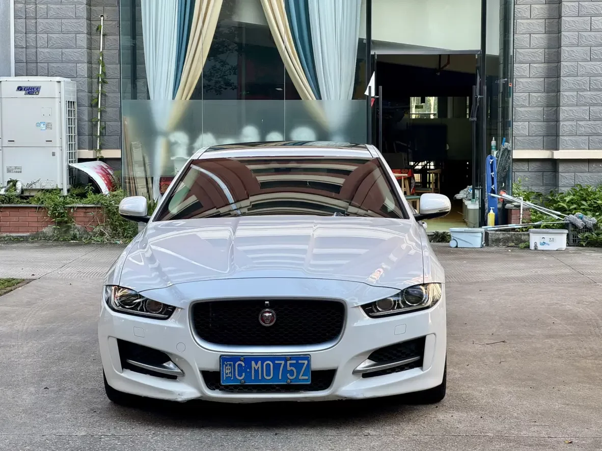 Jaguar XE  из Китая