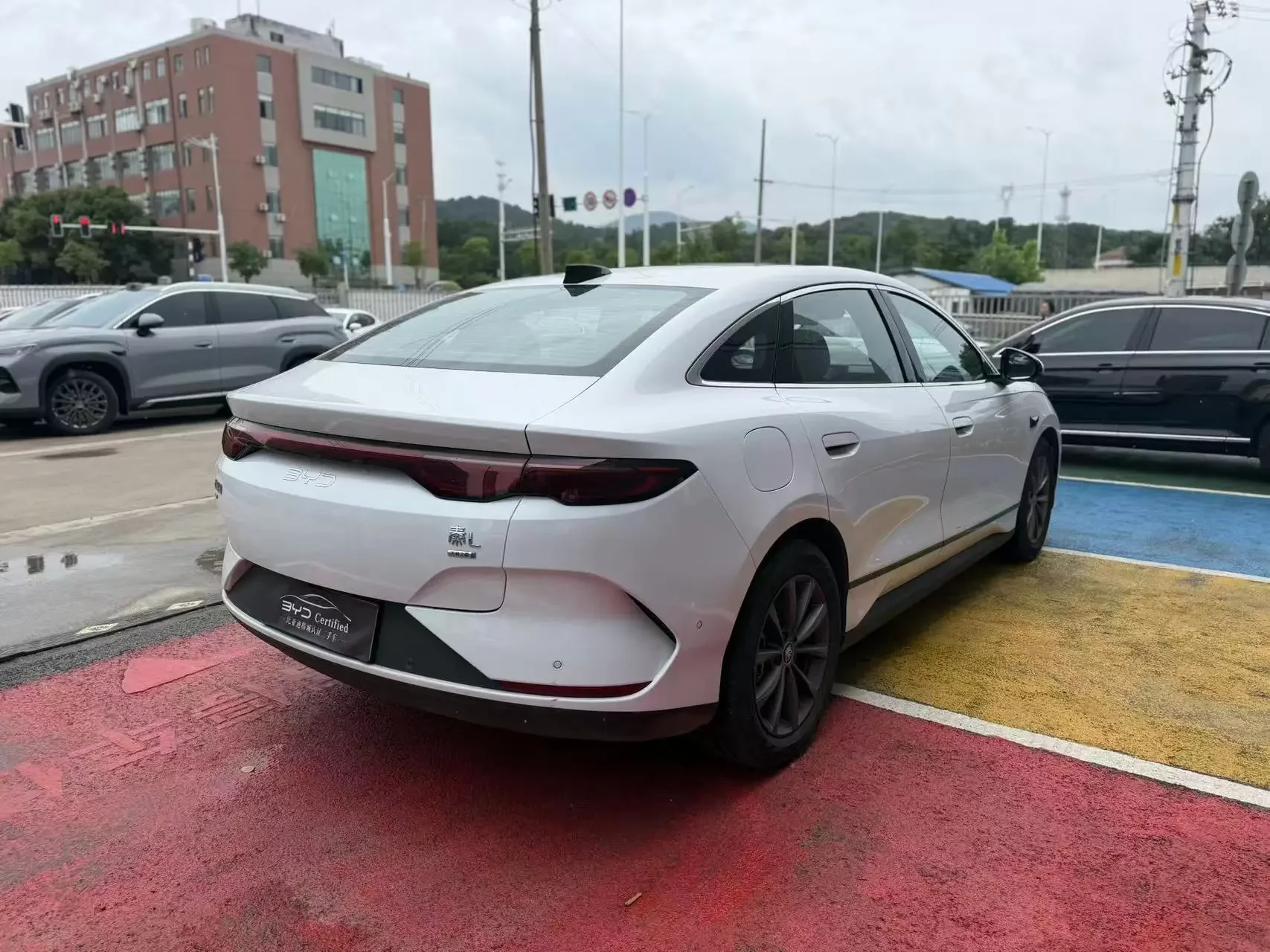 BYD Qin L EV