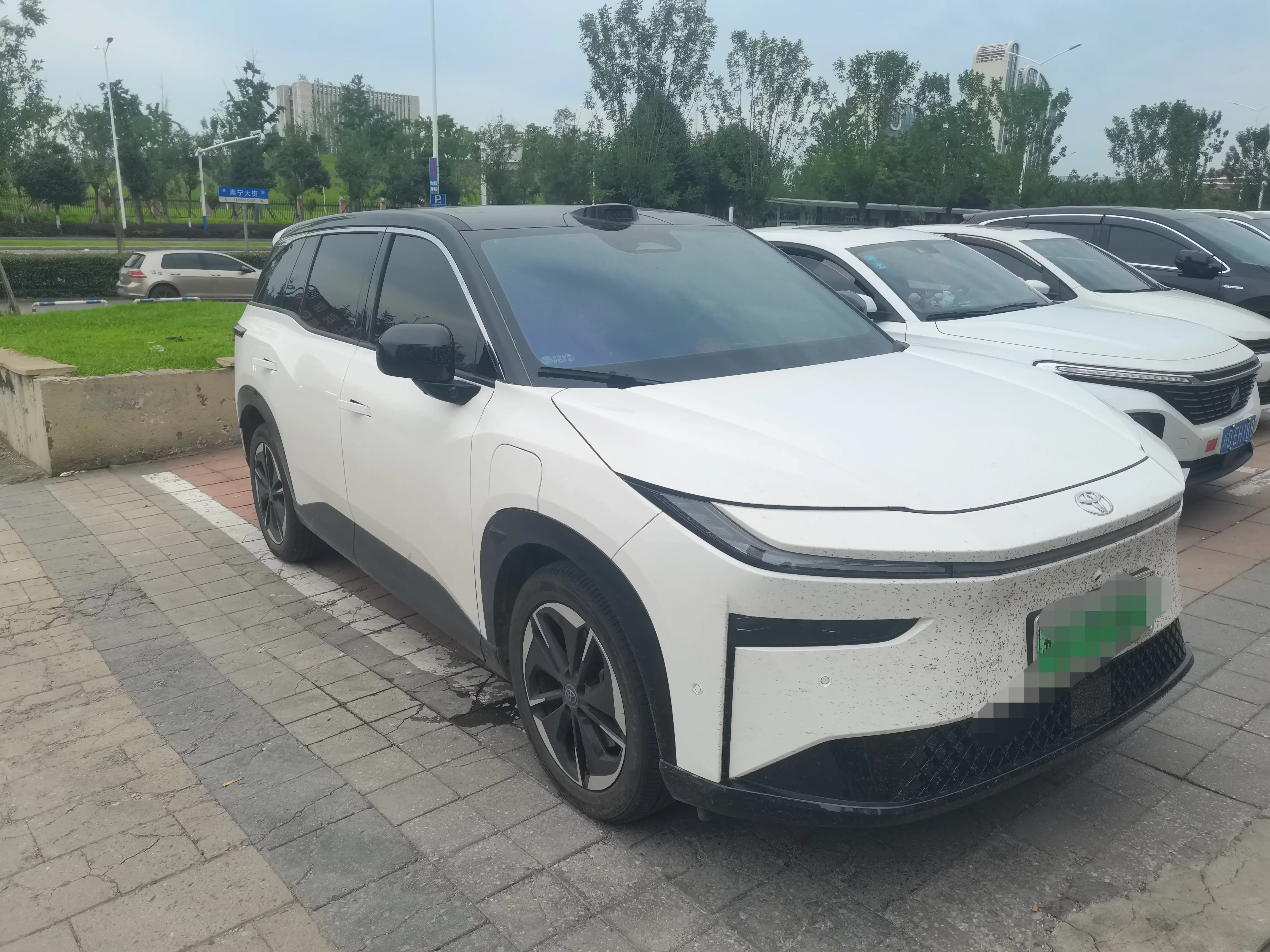 Toyota Bozhi 3X