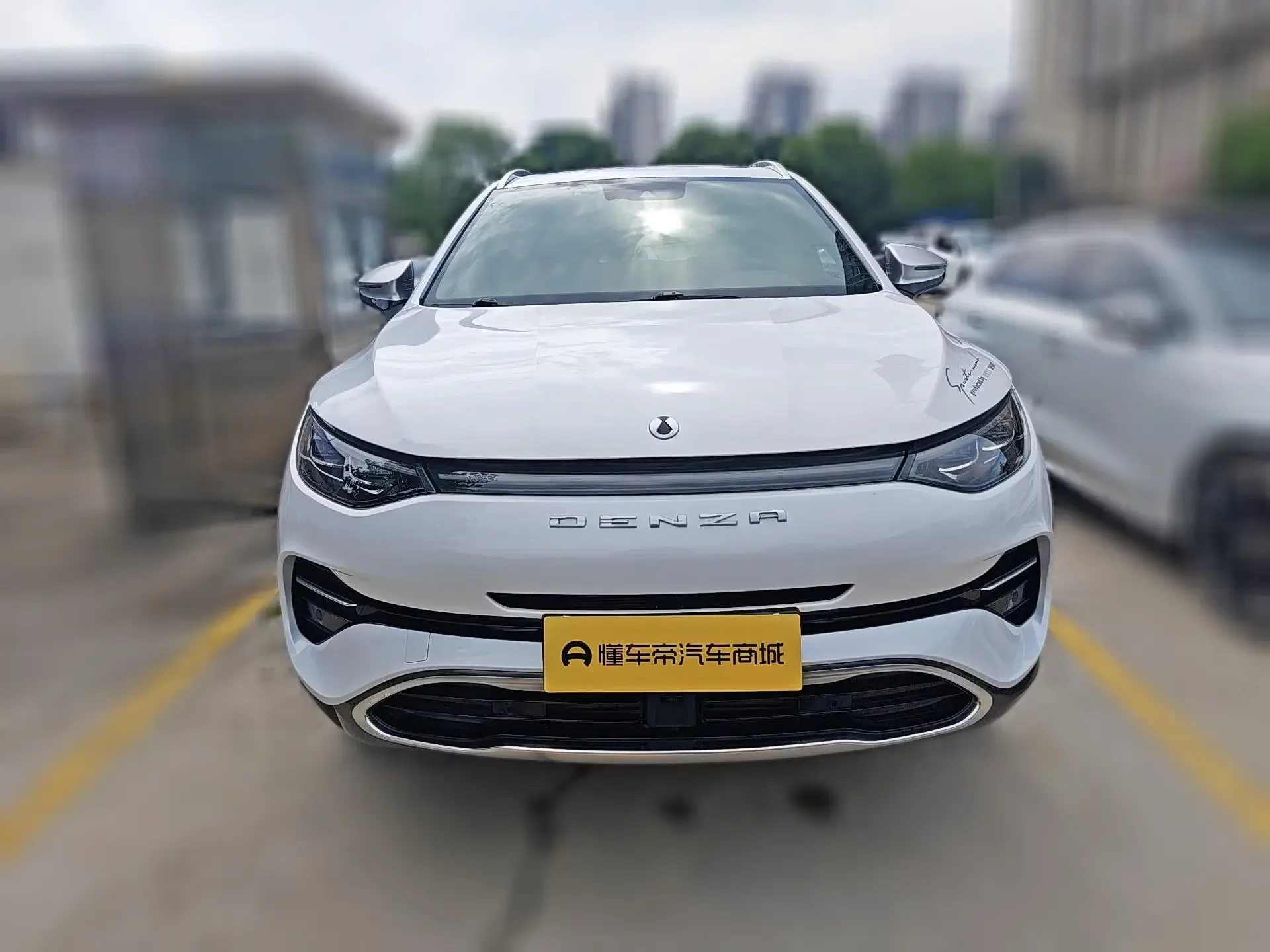 Denza X PHEV