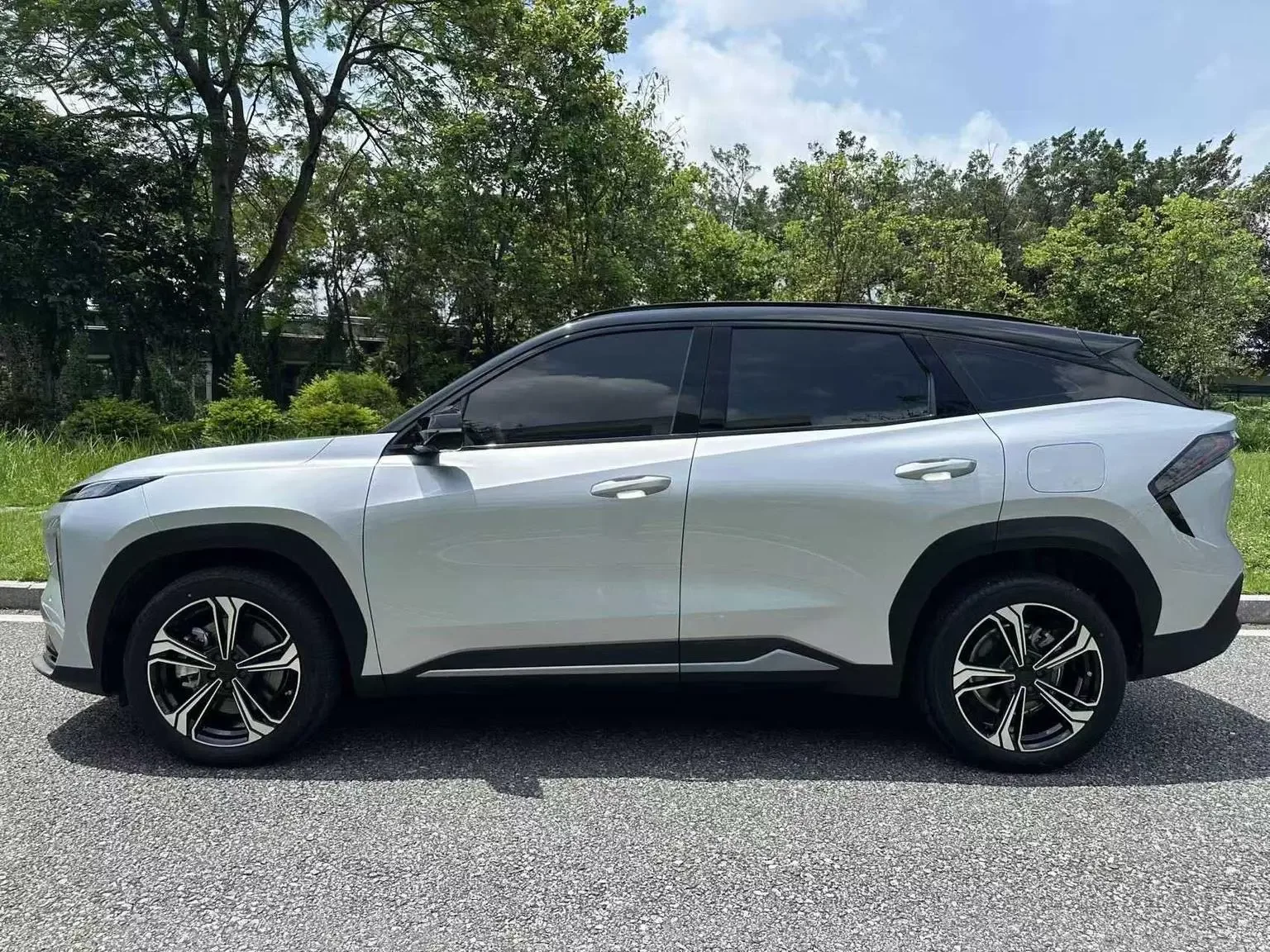 Geely Galaxy L7