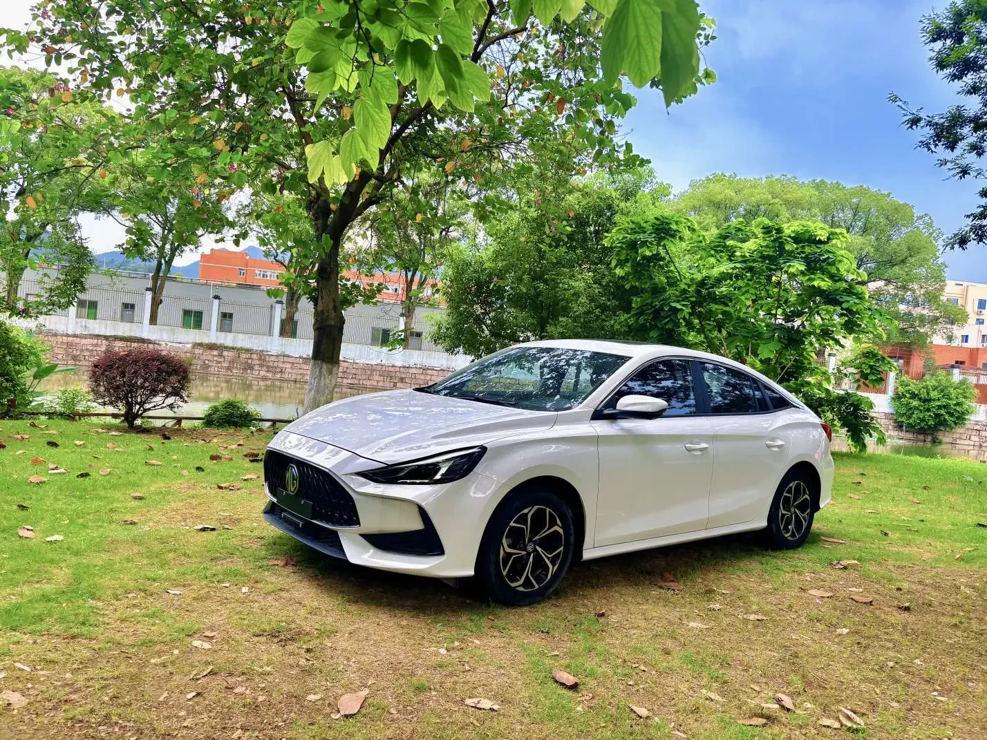 MG 5