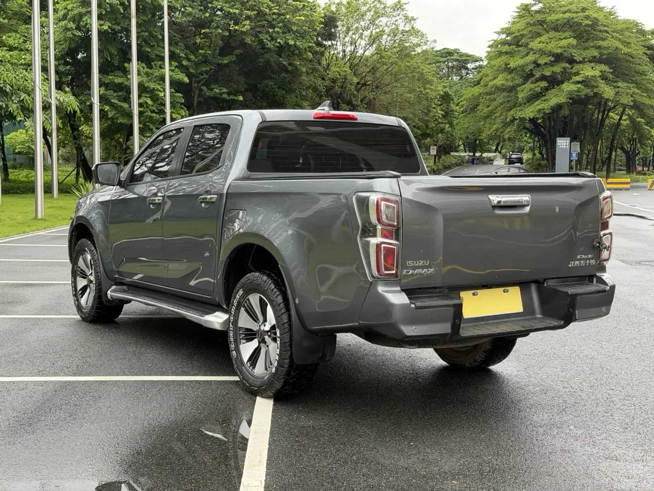 Isuzu D-MAX