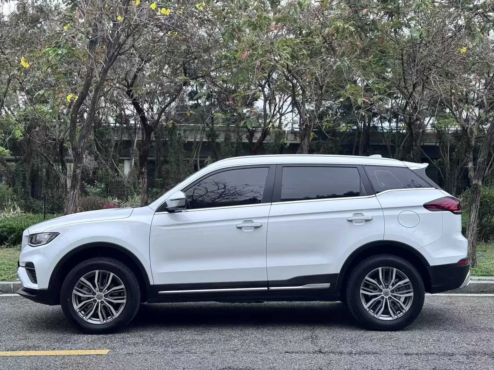 Geely Atlas
