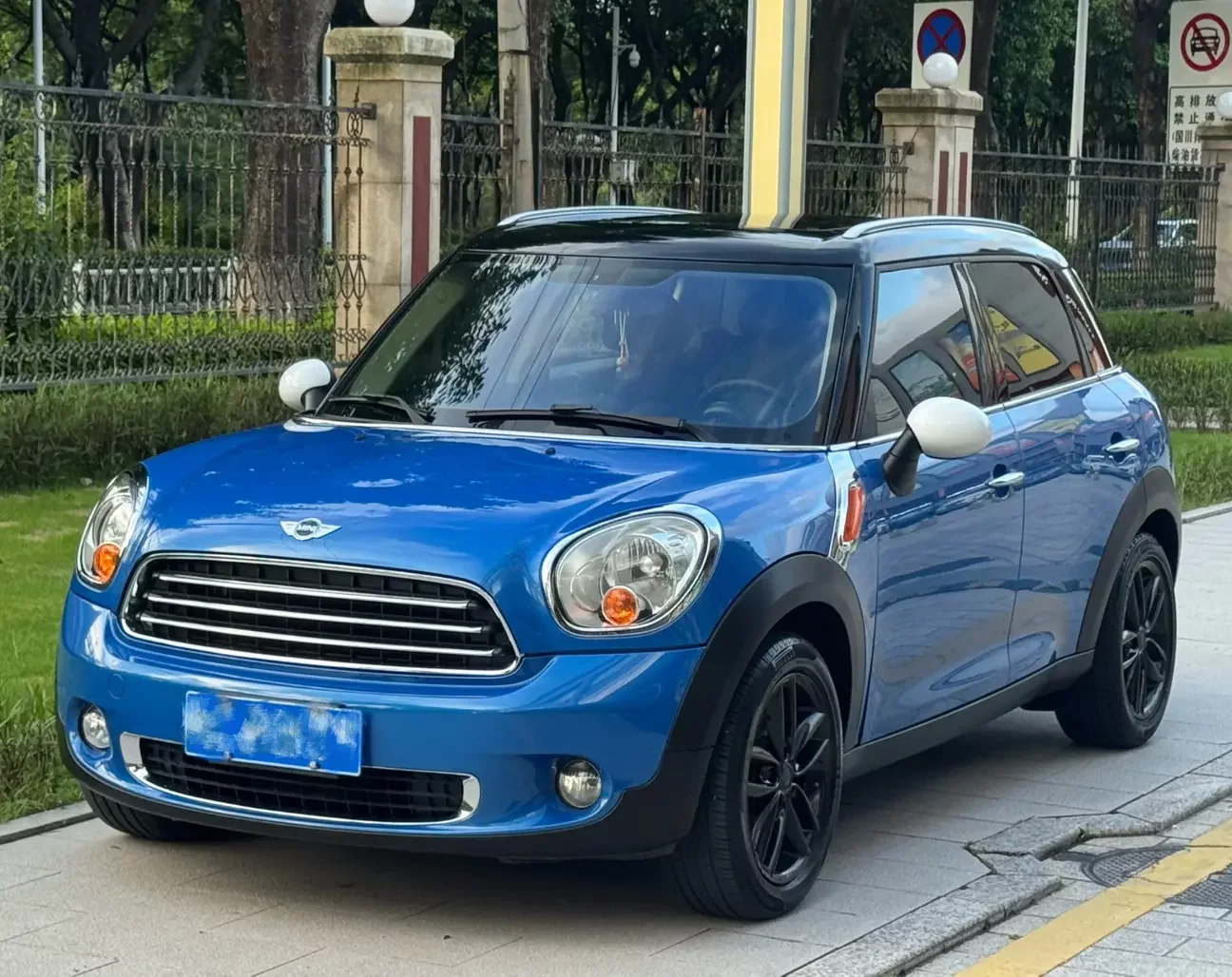 MINI COUNTRYMAN