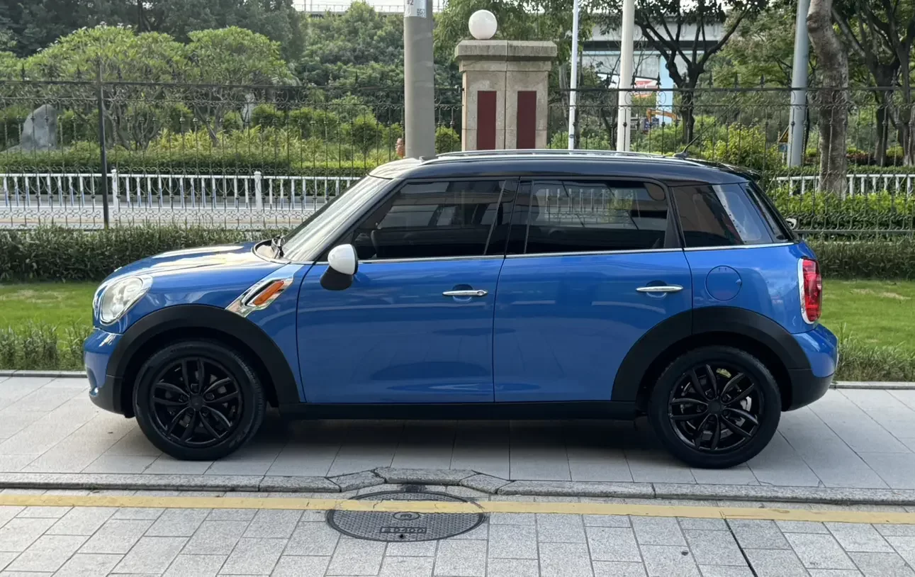 MINI COUNTRYMAN