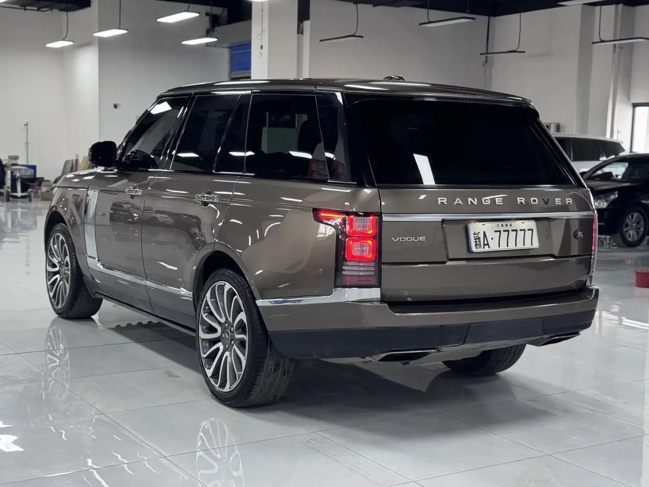 Land Rover range rover