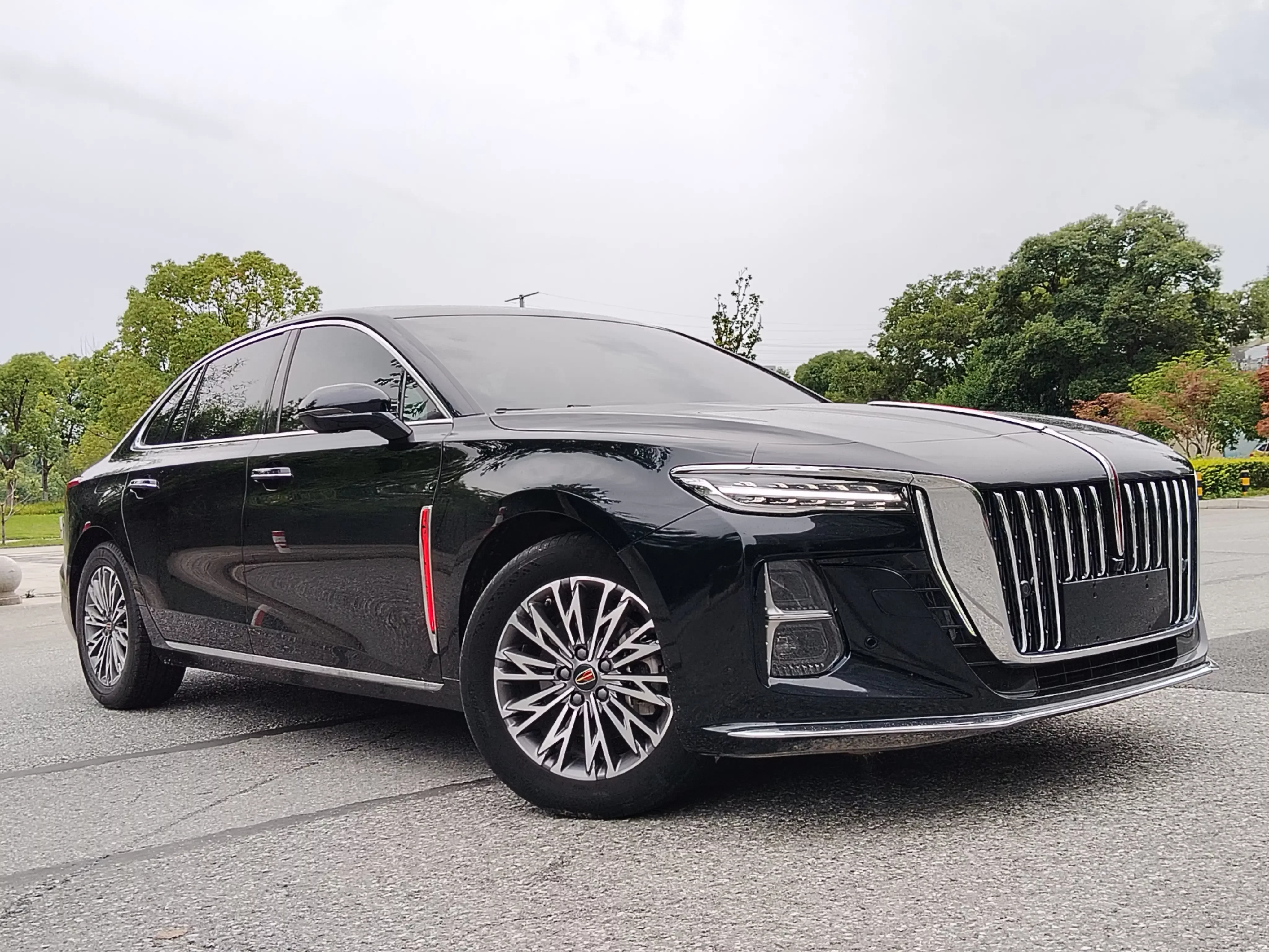 Hongqi H5