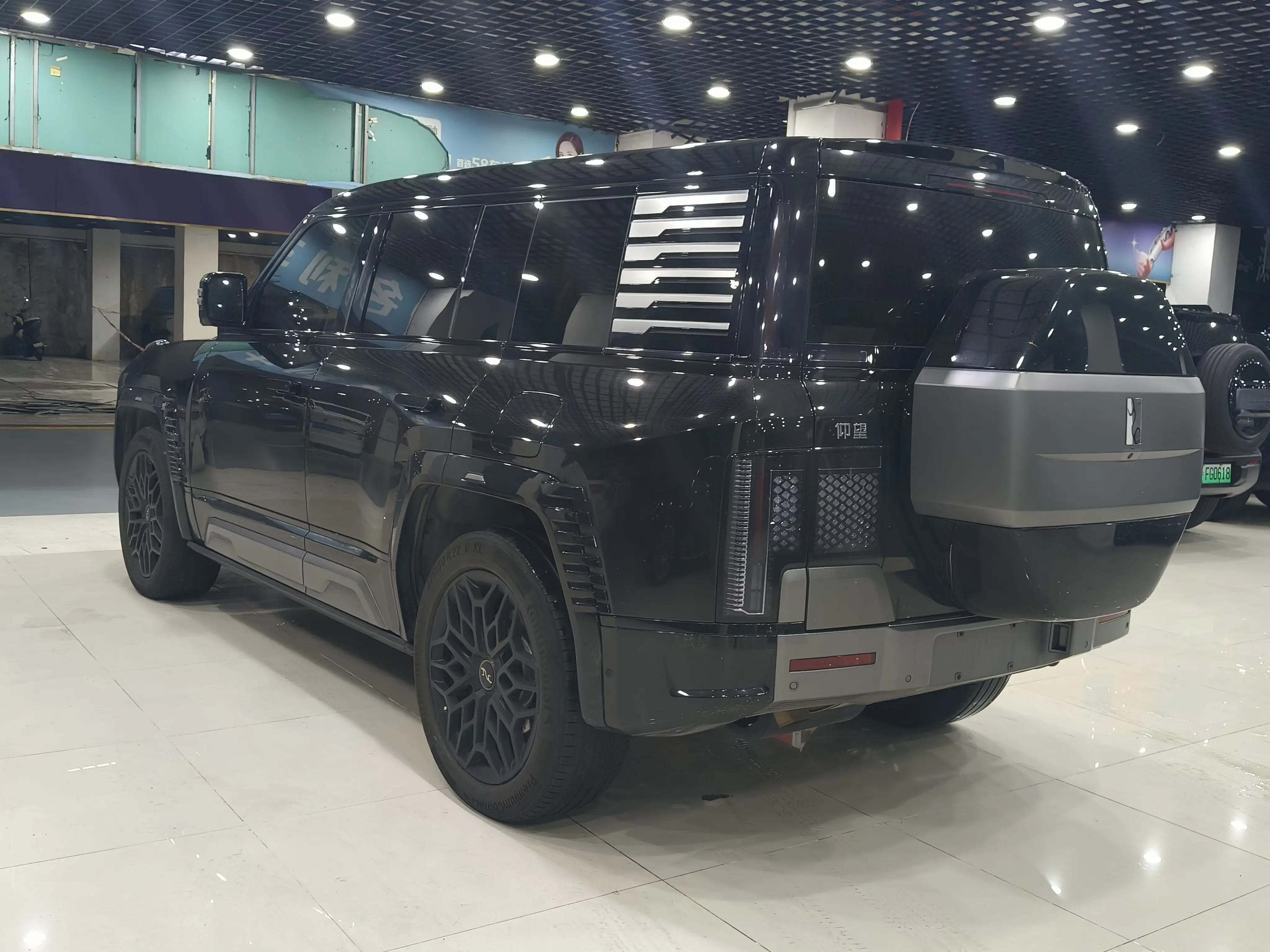 BYD Yangwang U8