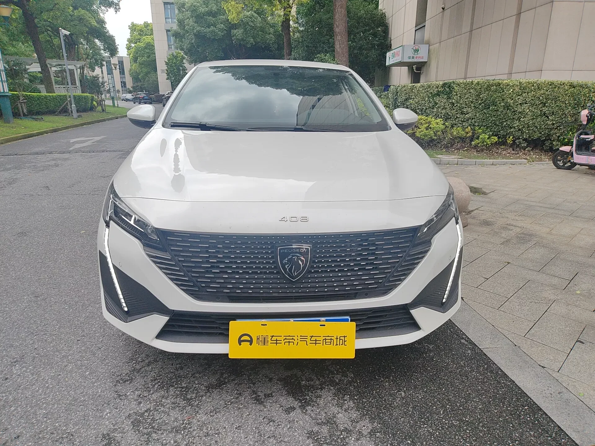 Peugeot 408