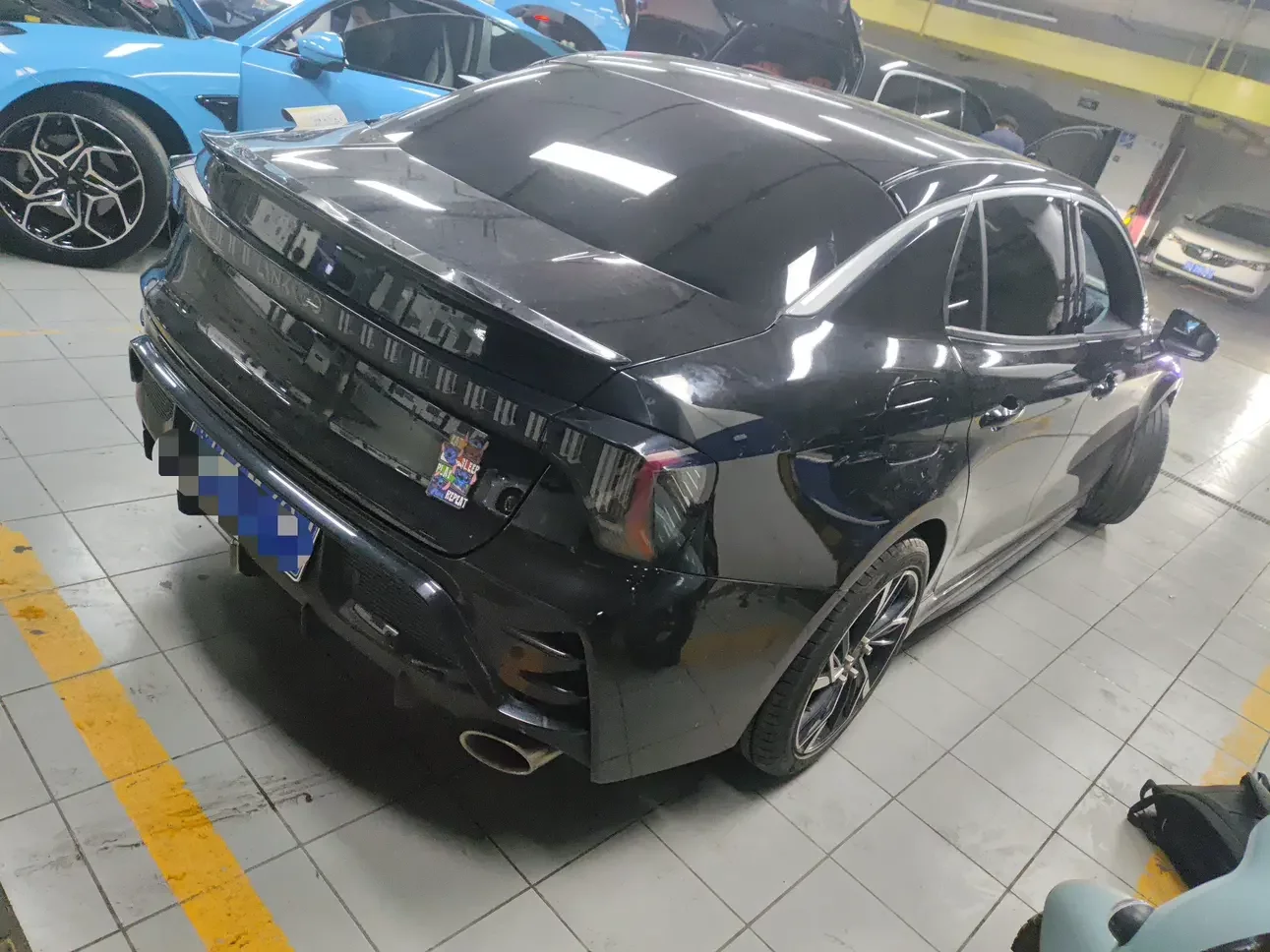 Lynk & Co 03