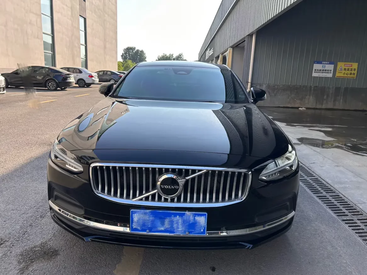 Volvo S90