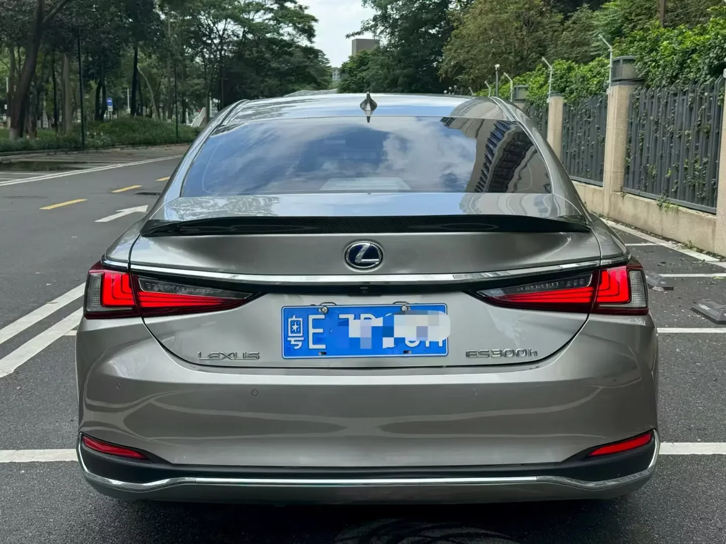 Lexus ES