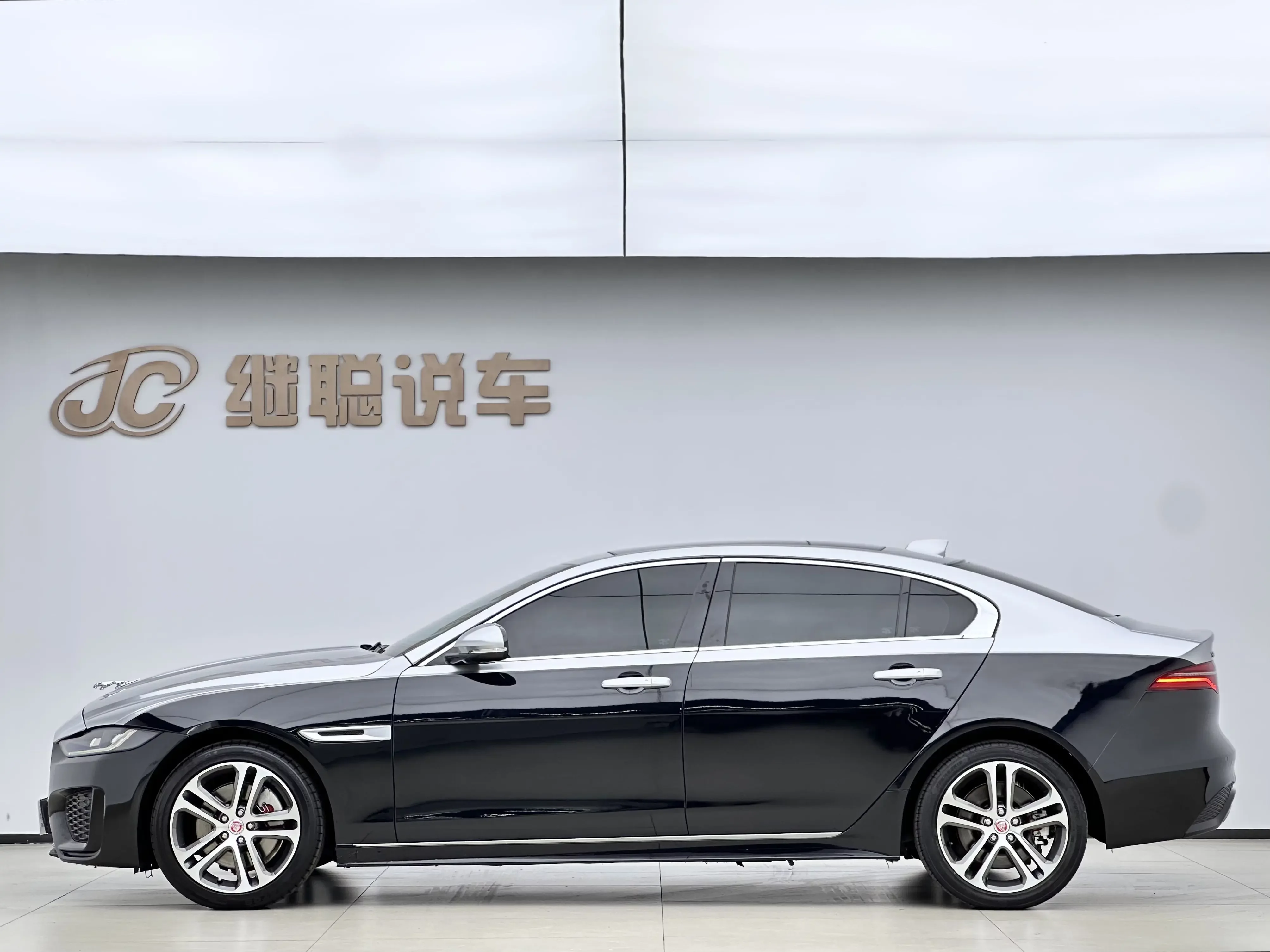 Jaguar XEL