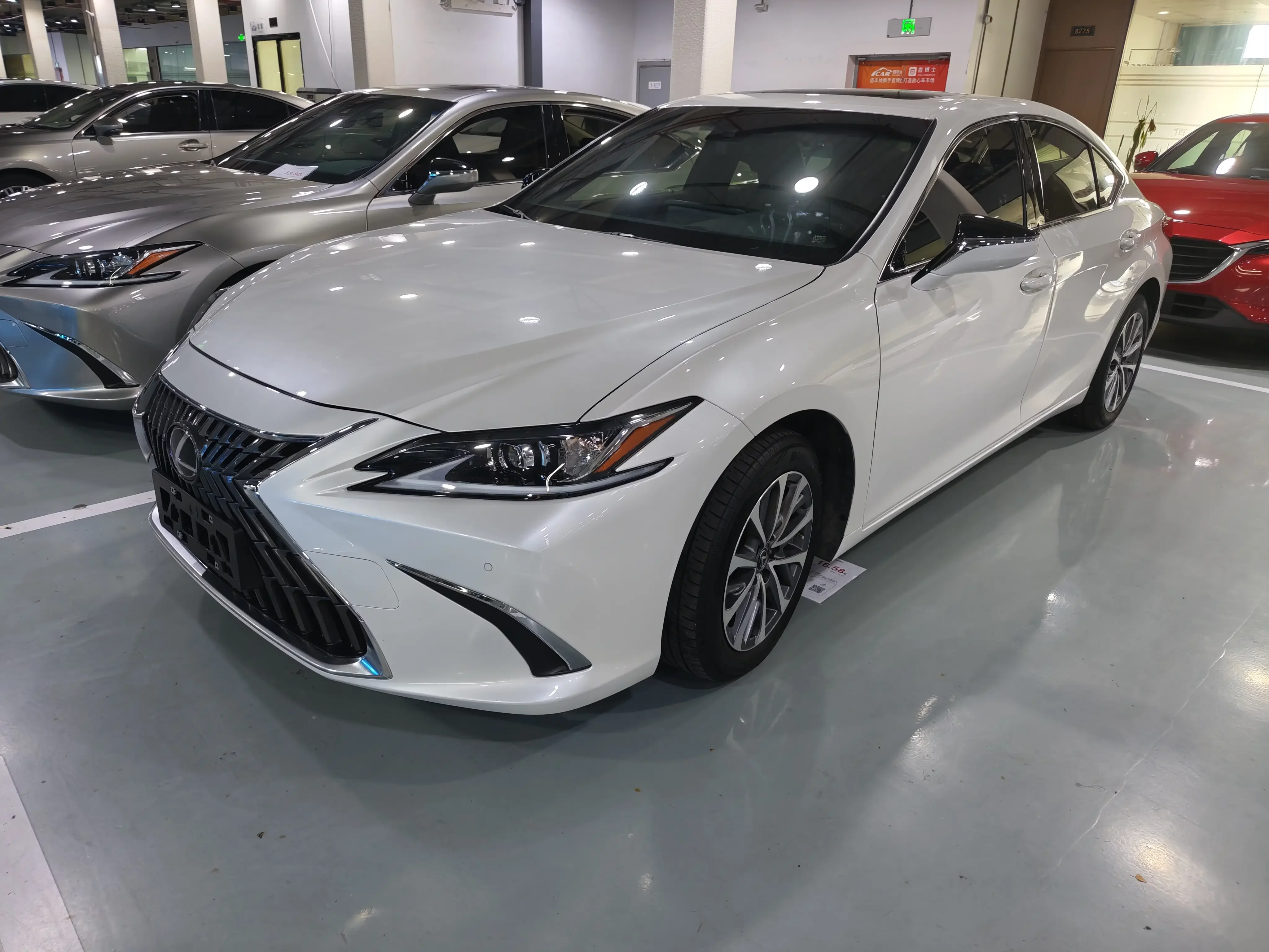 Lexus ES