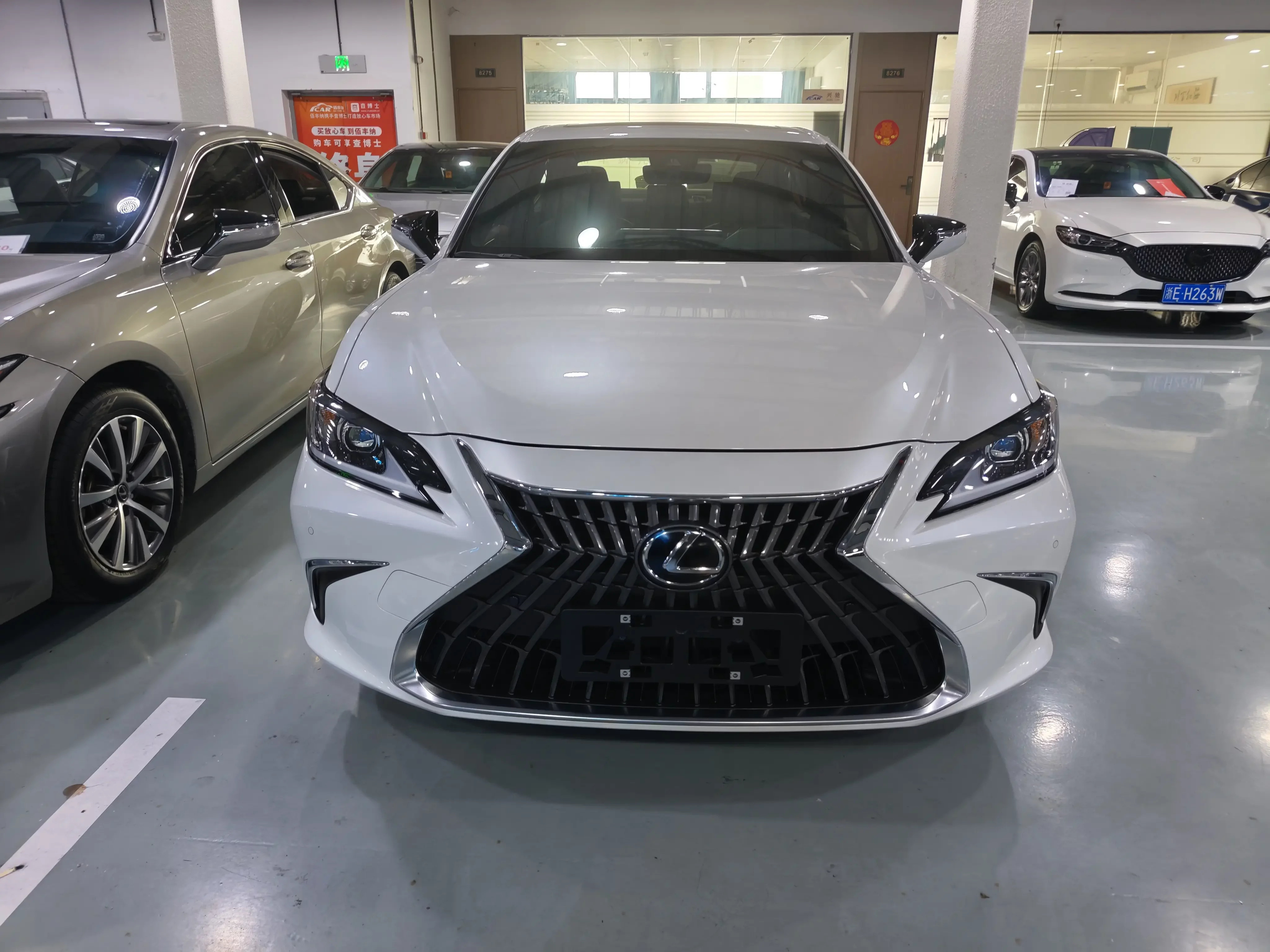 Lexus ES