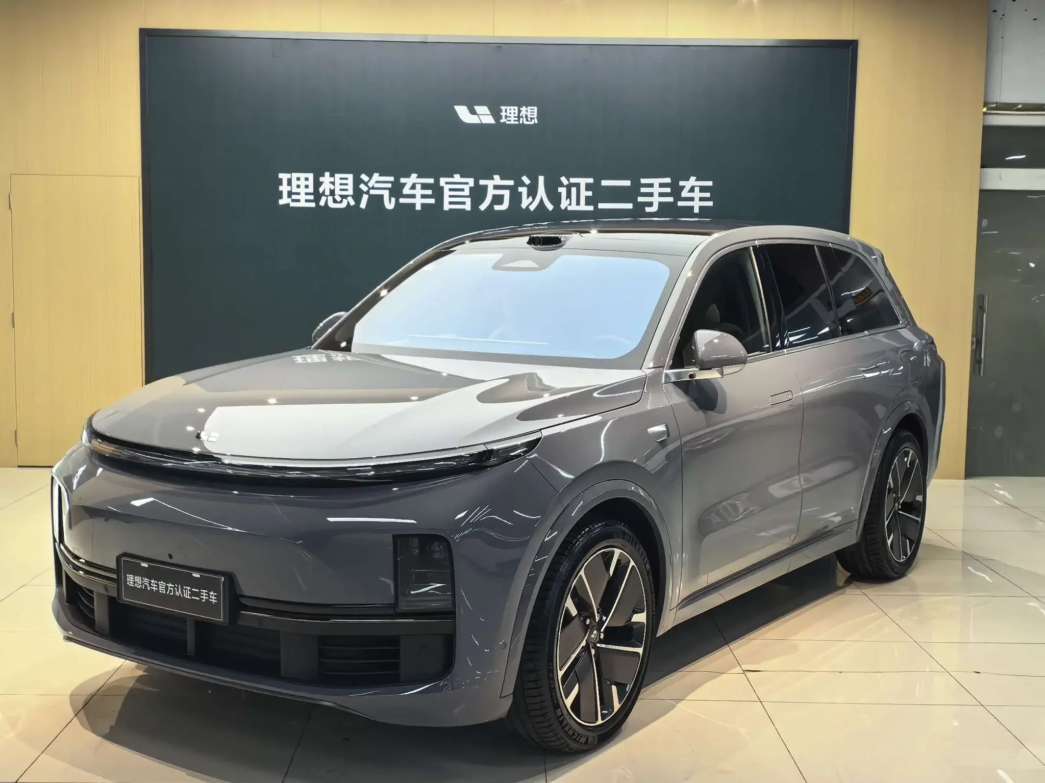 Lixiang L8