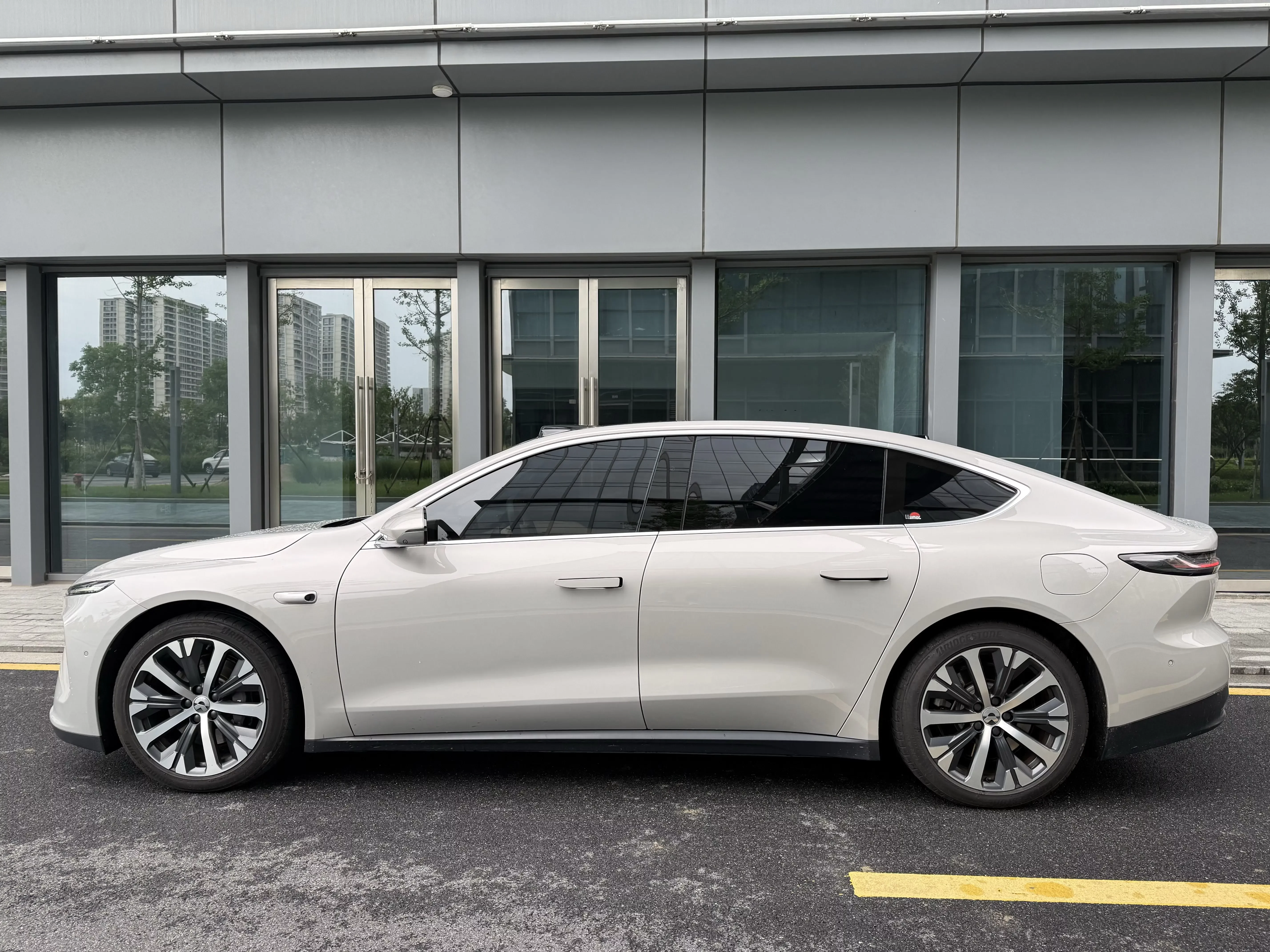 NIO ET7