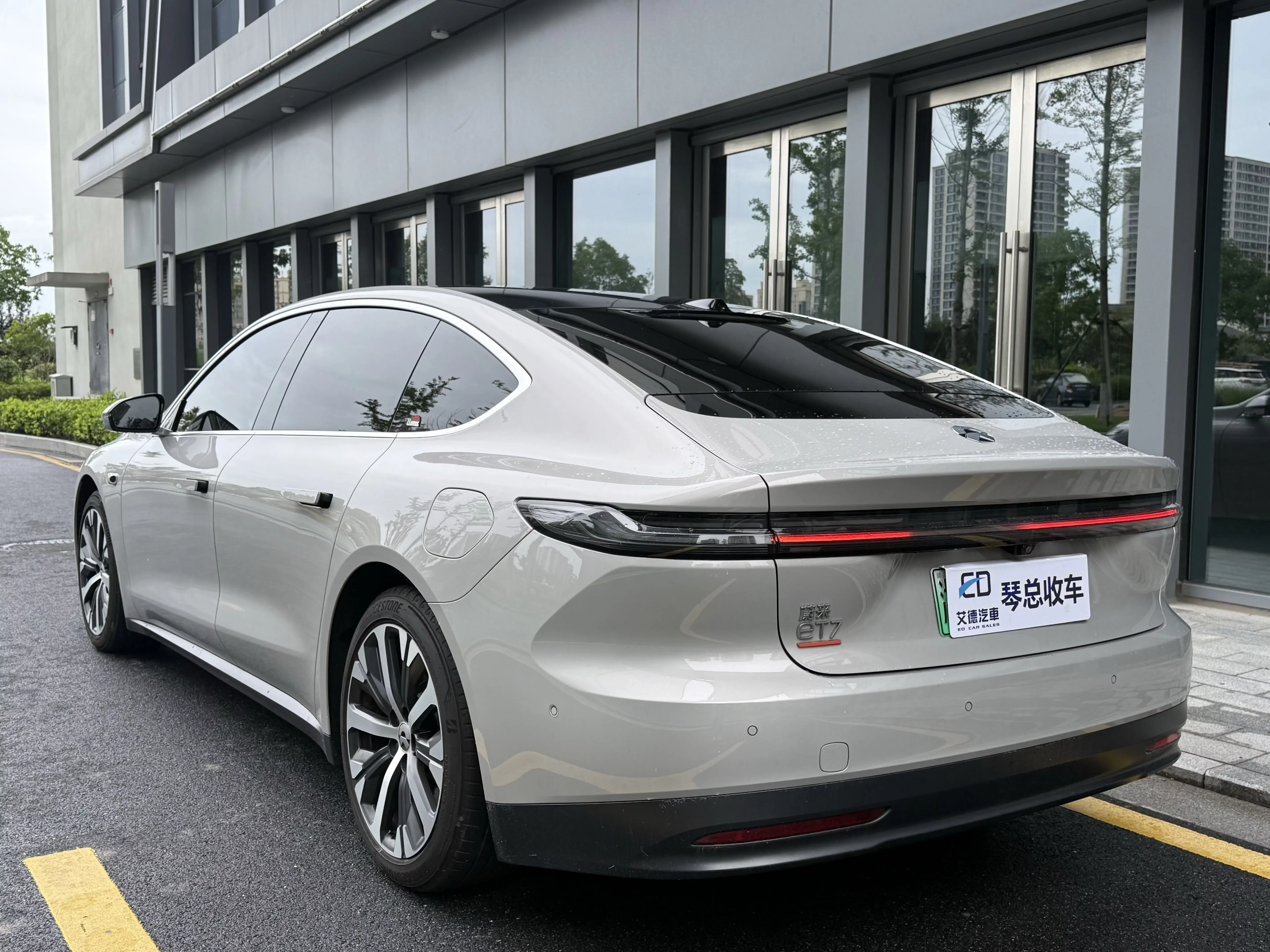 NIO ET7