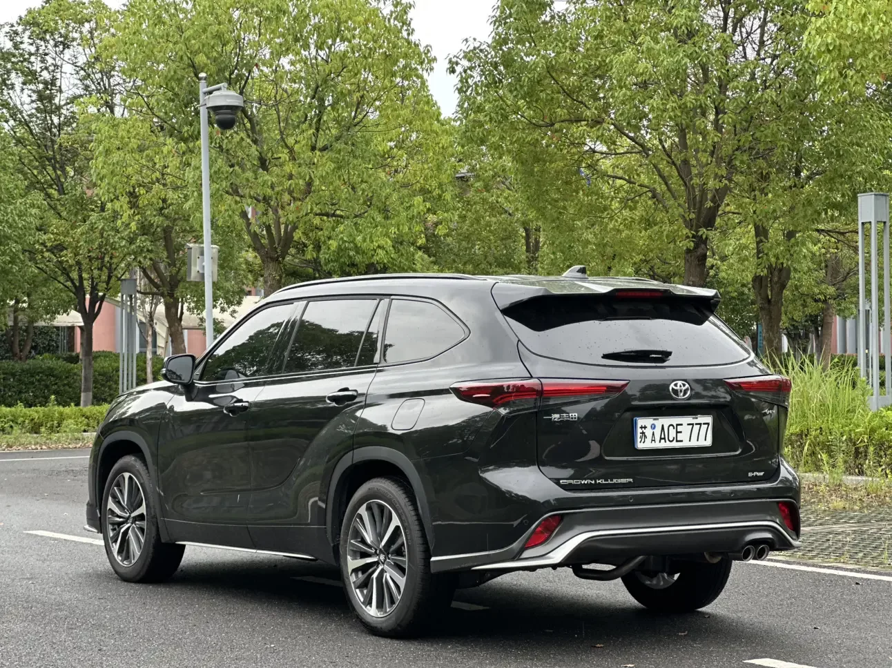 Toyota Crown Kluger