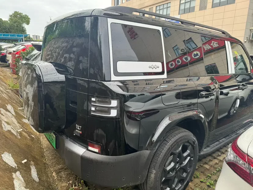 BYD Leopard Titanium 7 PHEV