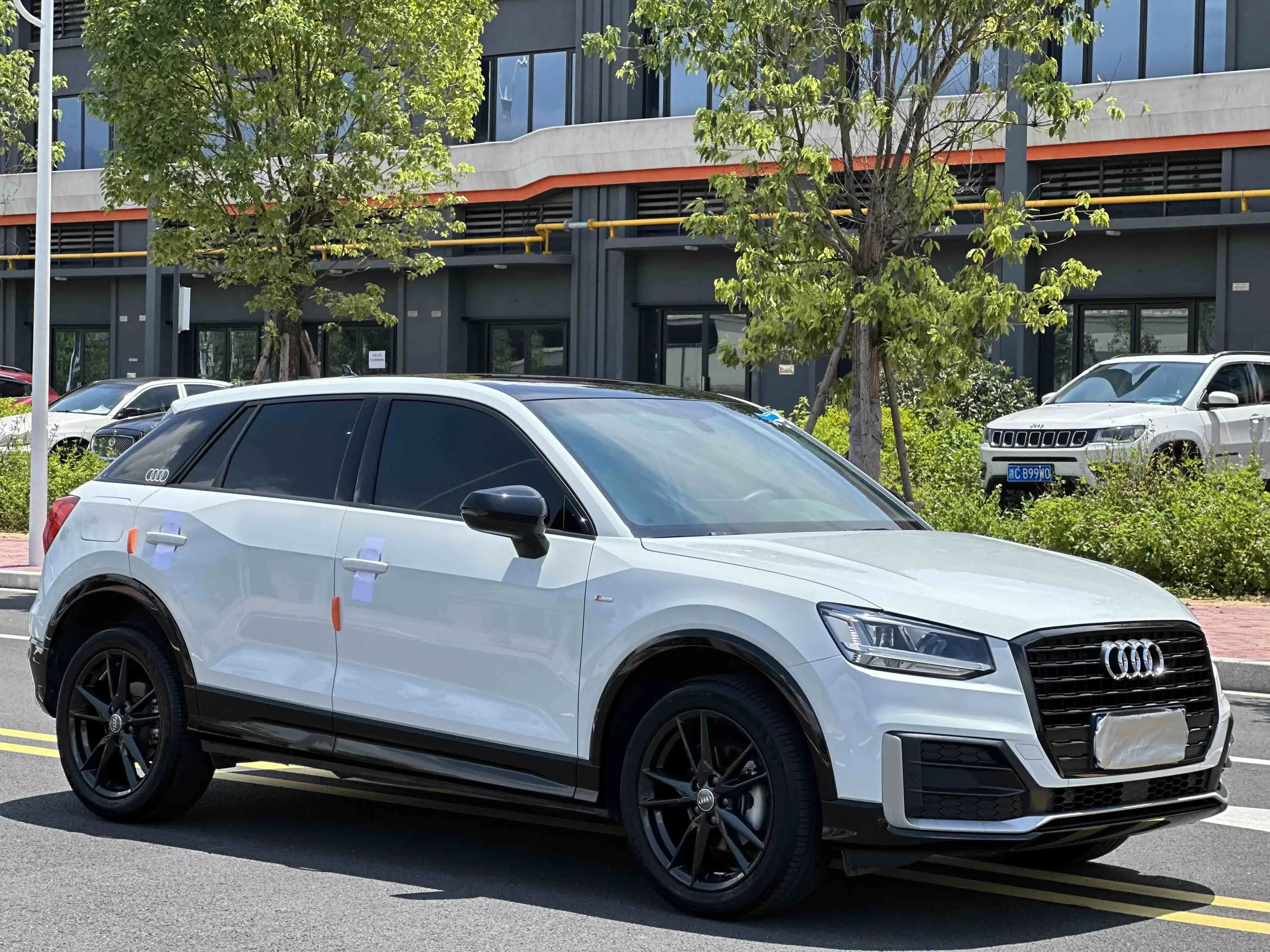 Audi Q2L
