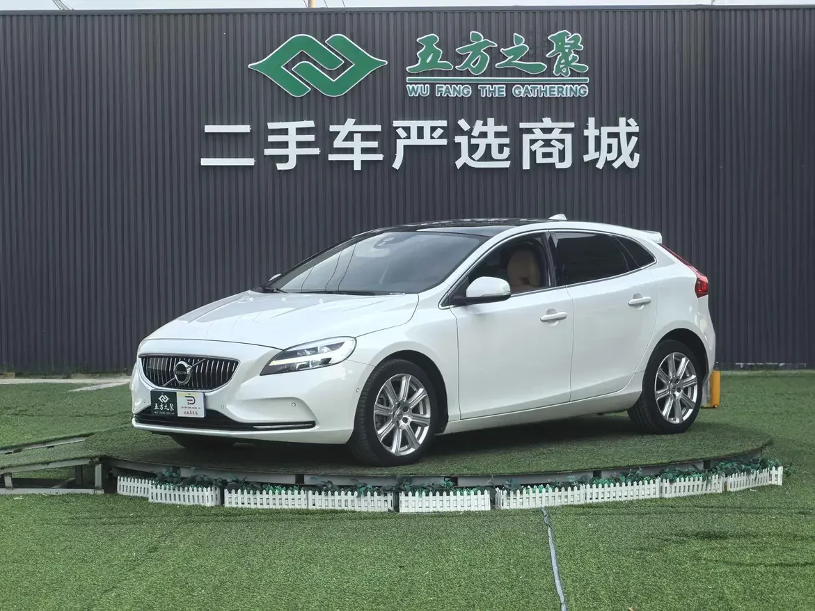 Volvo V40  из Китая