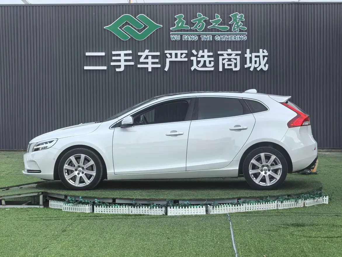 Volvo V40