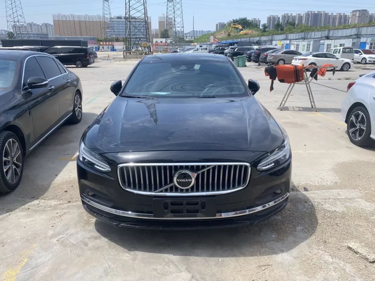 Volvo S90