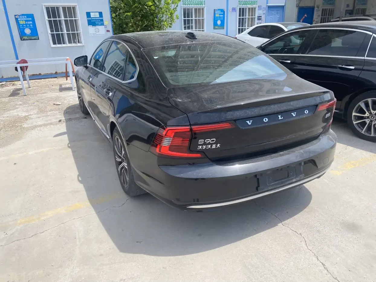 Volvo S90