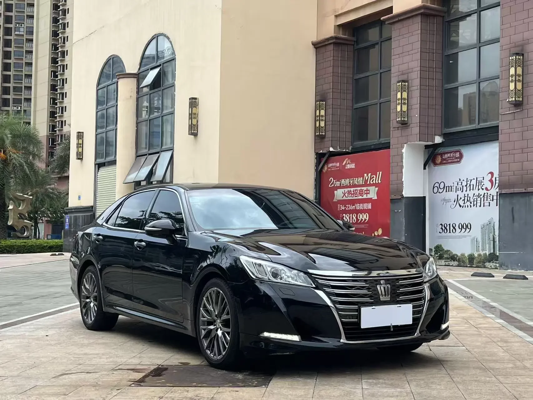 Toyota crown