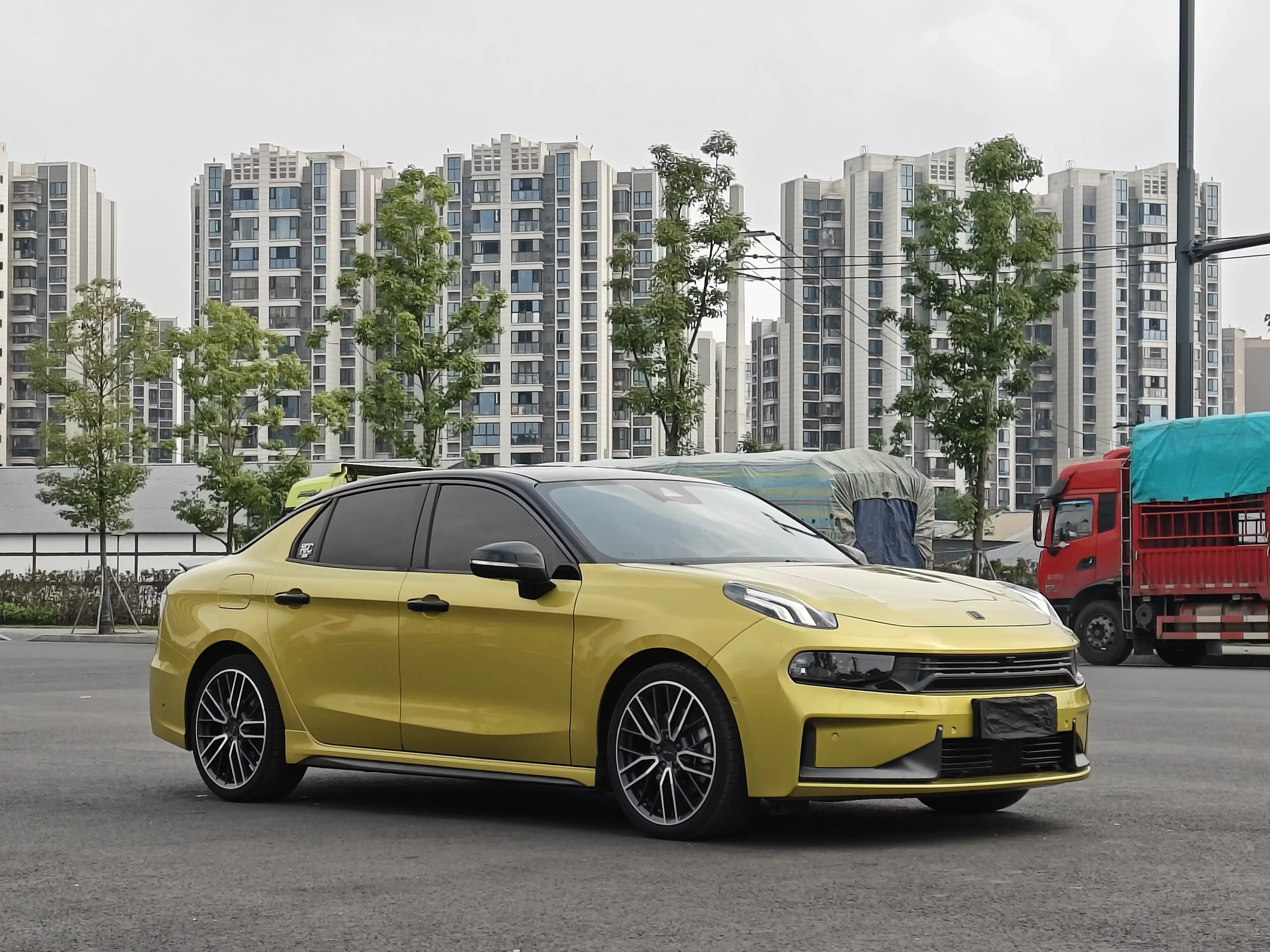 Lynk & Co 03