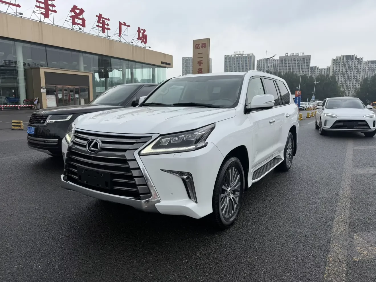 Lexus LX