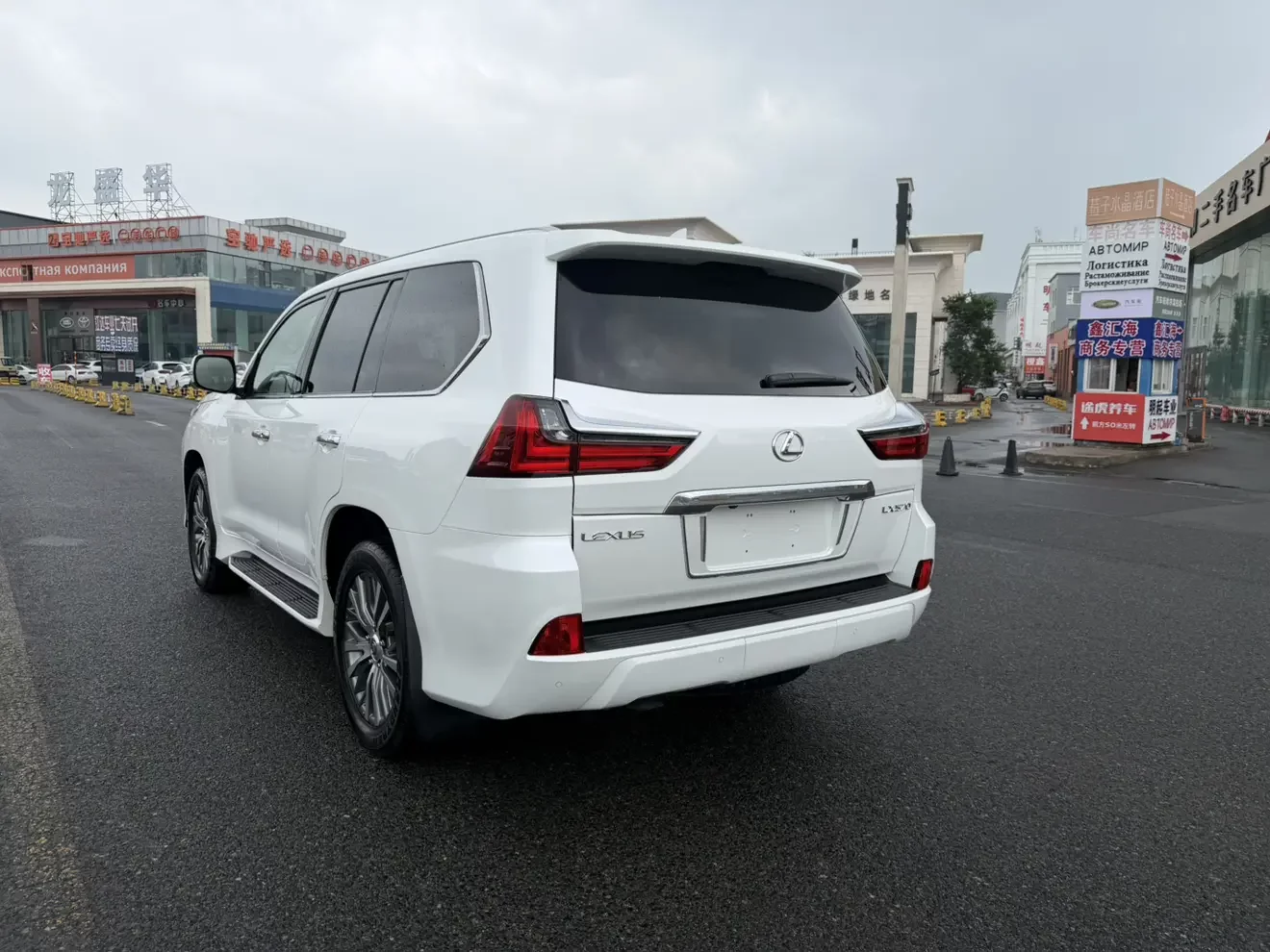 Lexus LX
