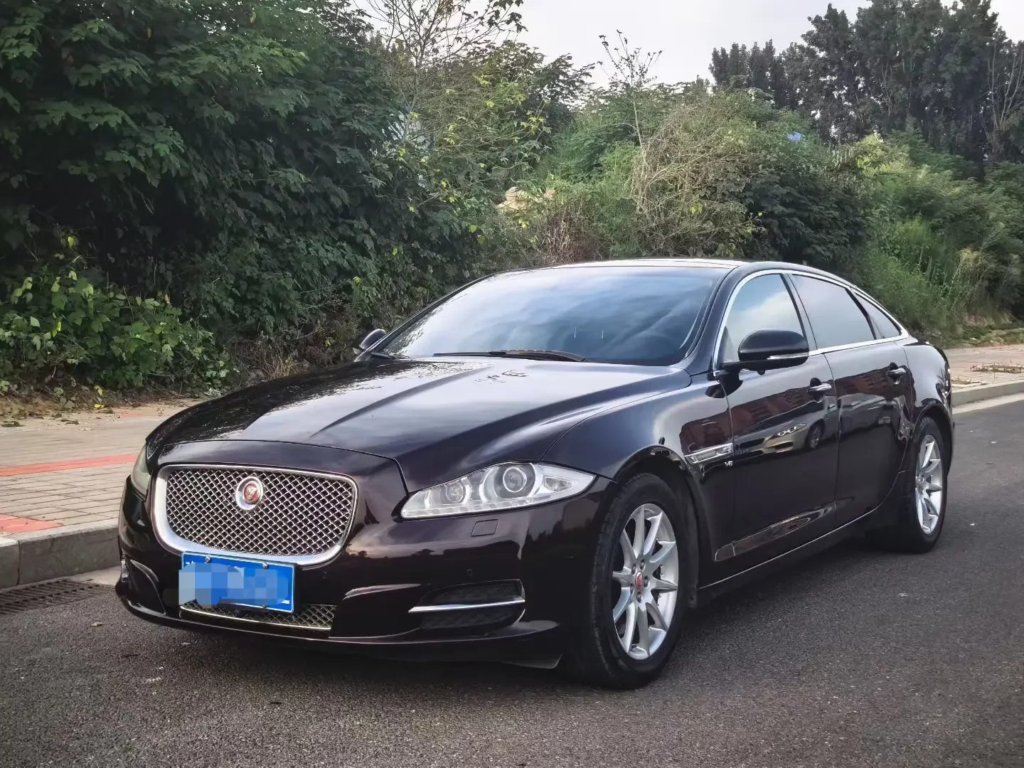 Jaguar XJ