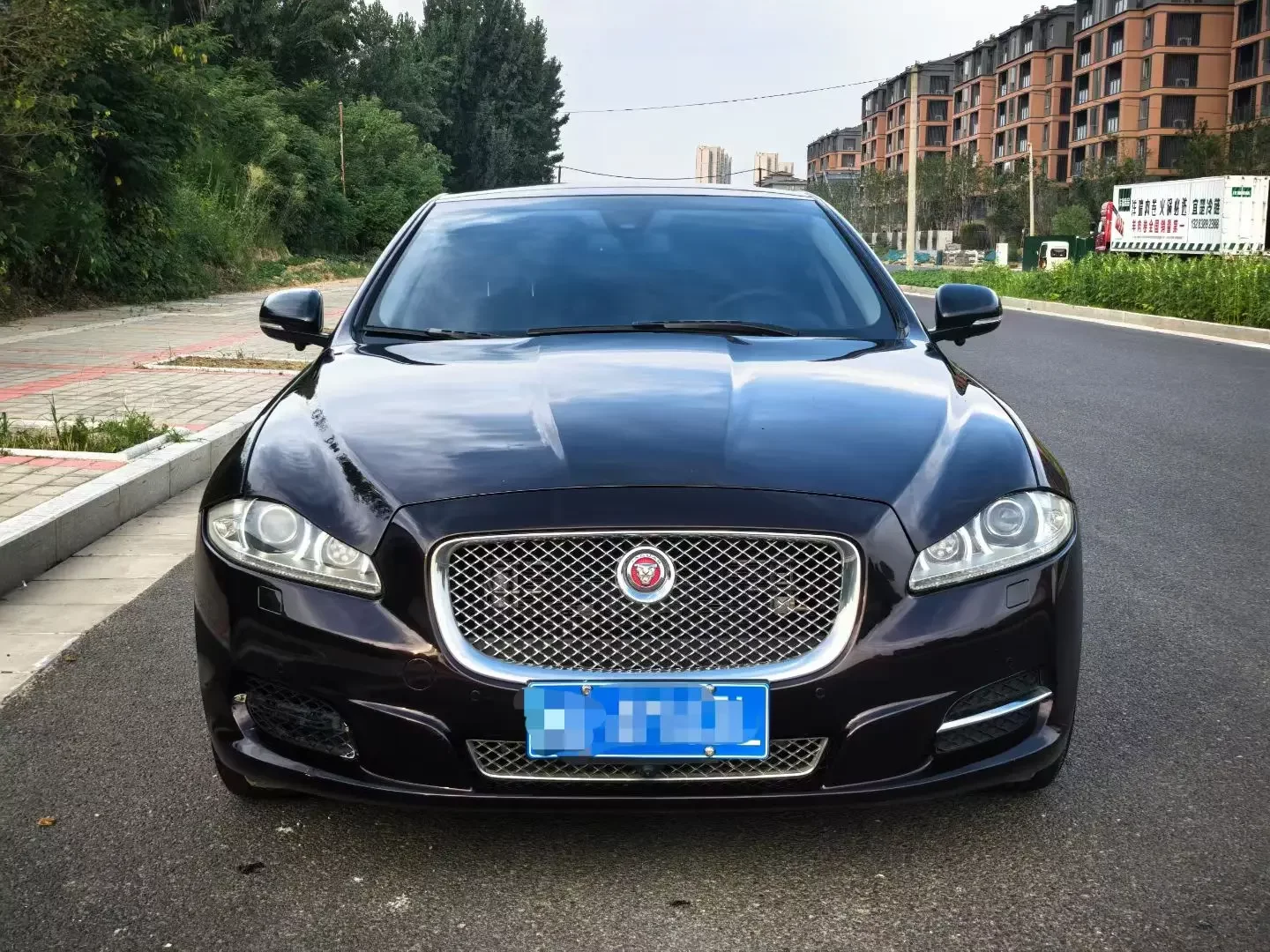 Jaguar XJ