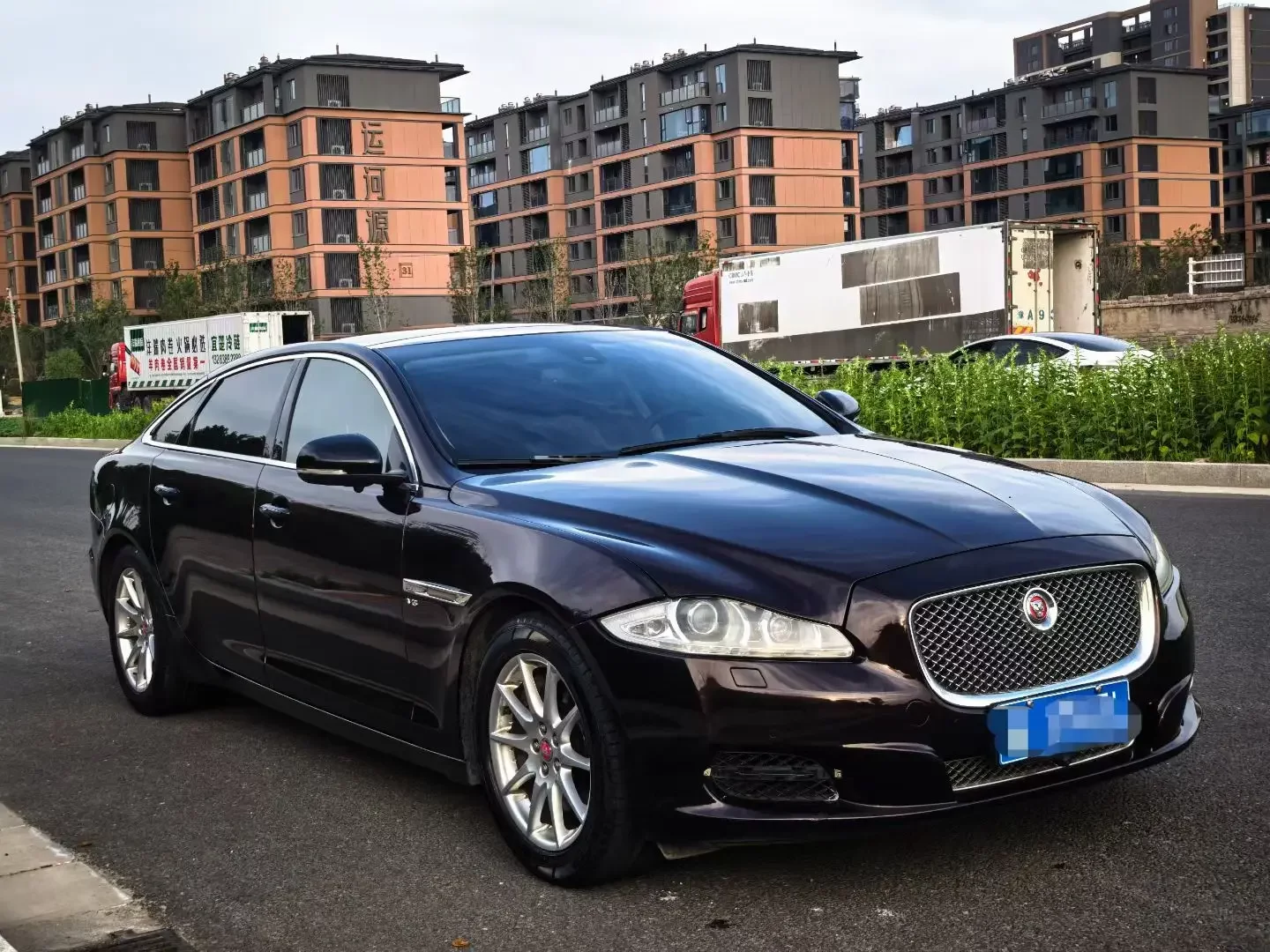 Jaguar XJ