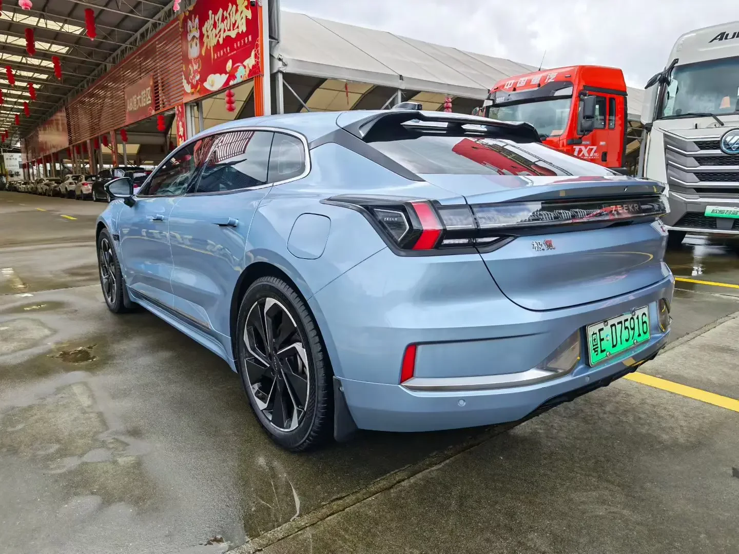 ZEEKR 001