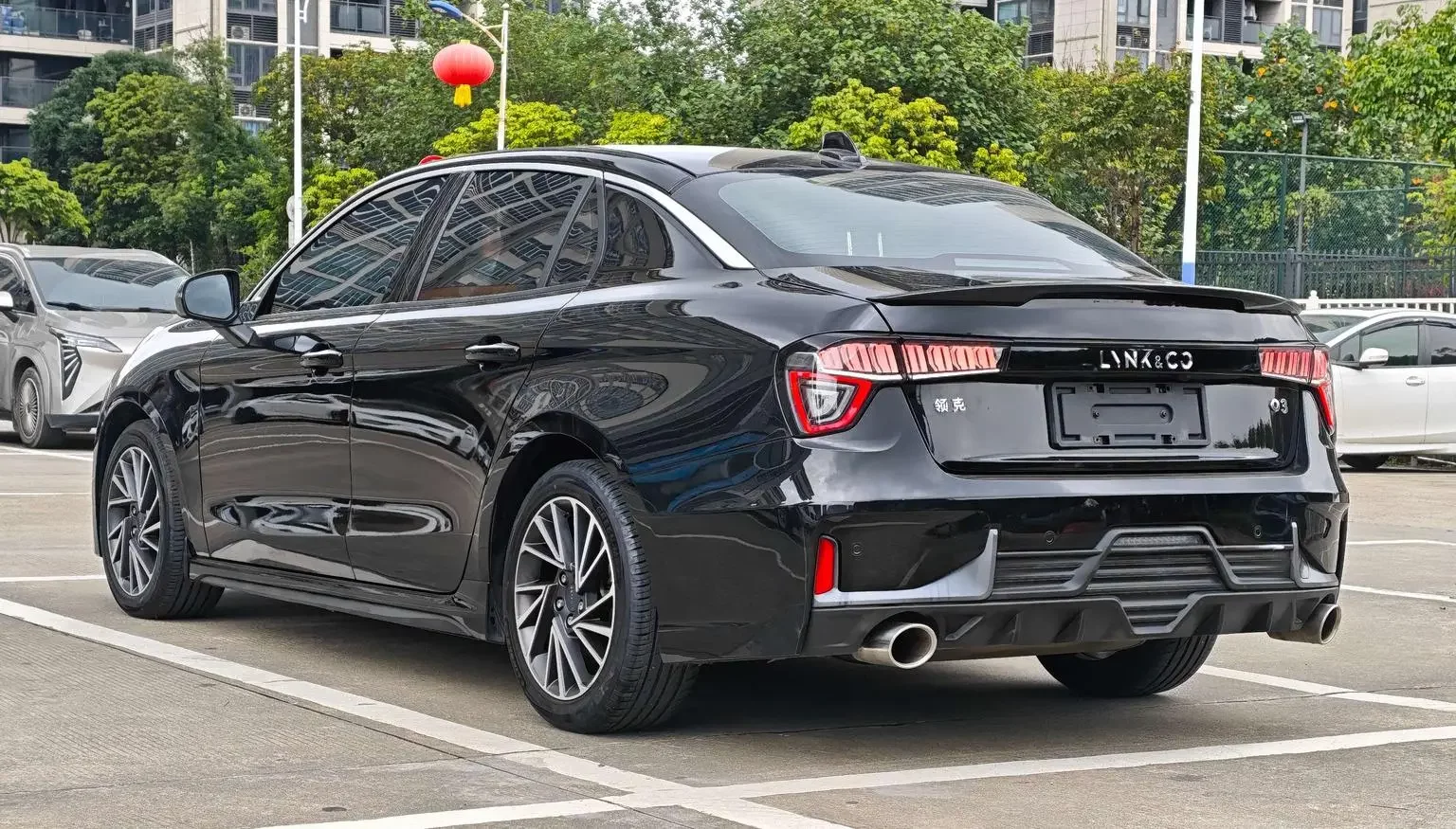 Lynk & Co 03