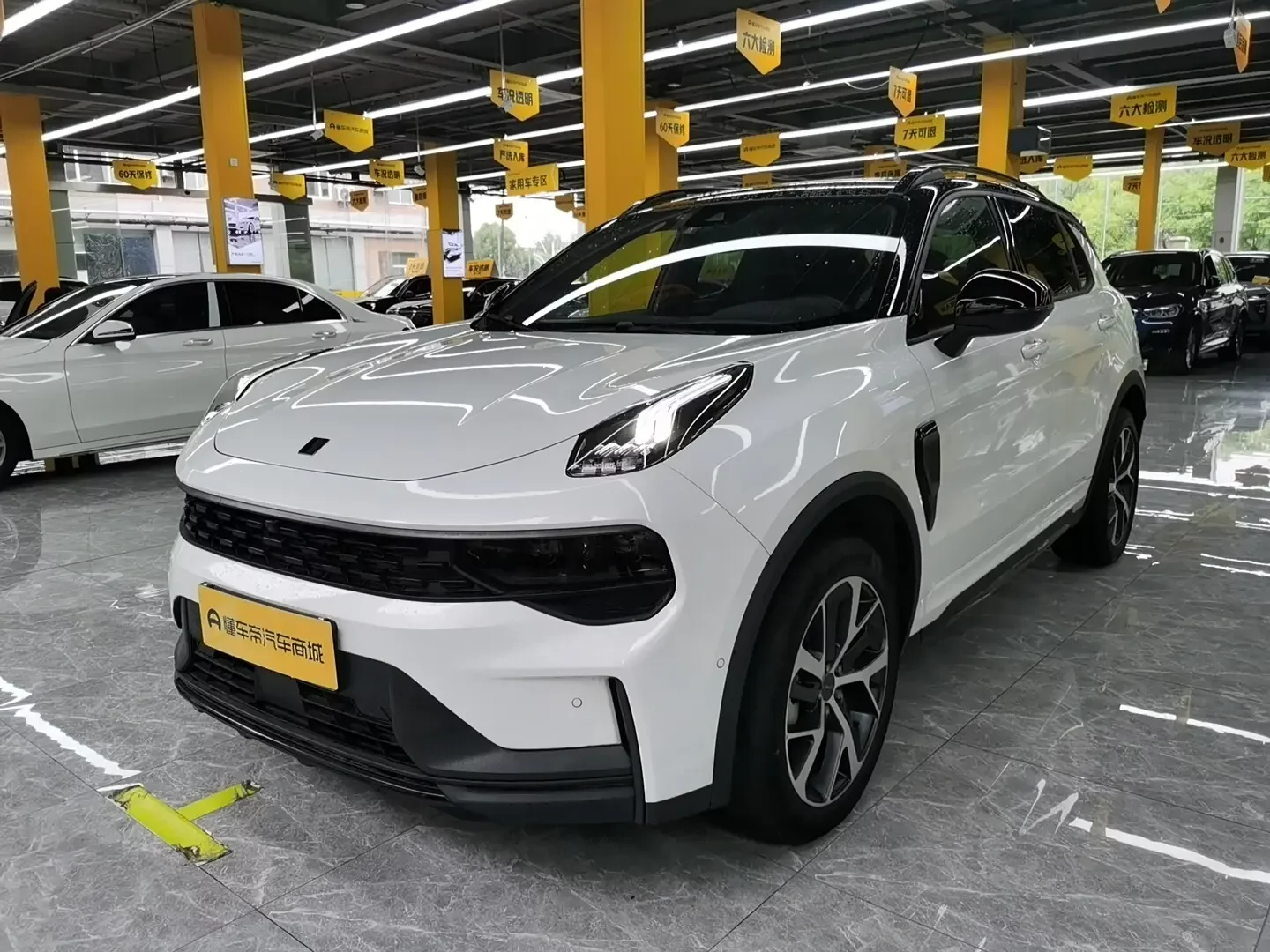 Lynk & Co 01 EM-P