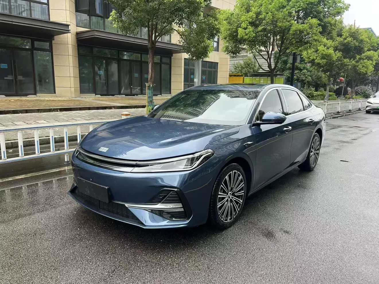 Geely Galaxy A7 EM