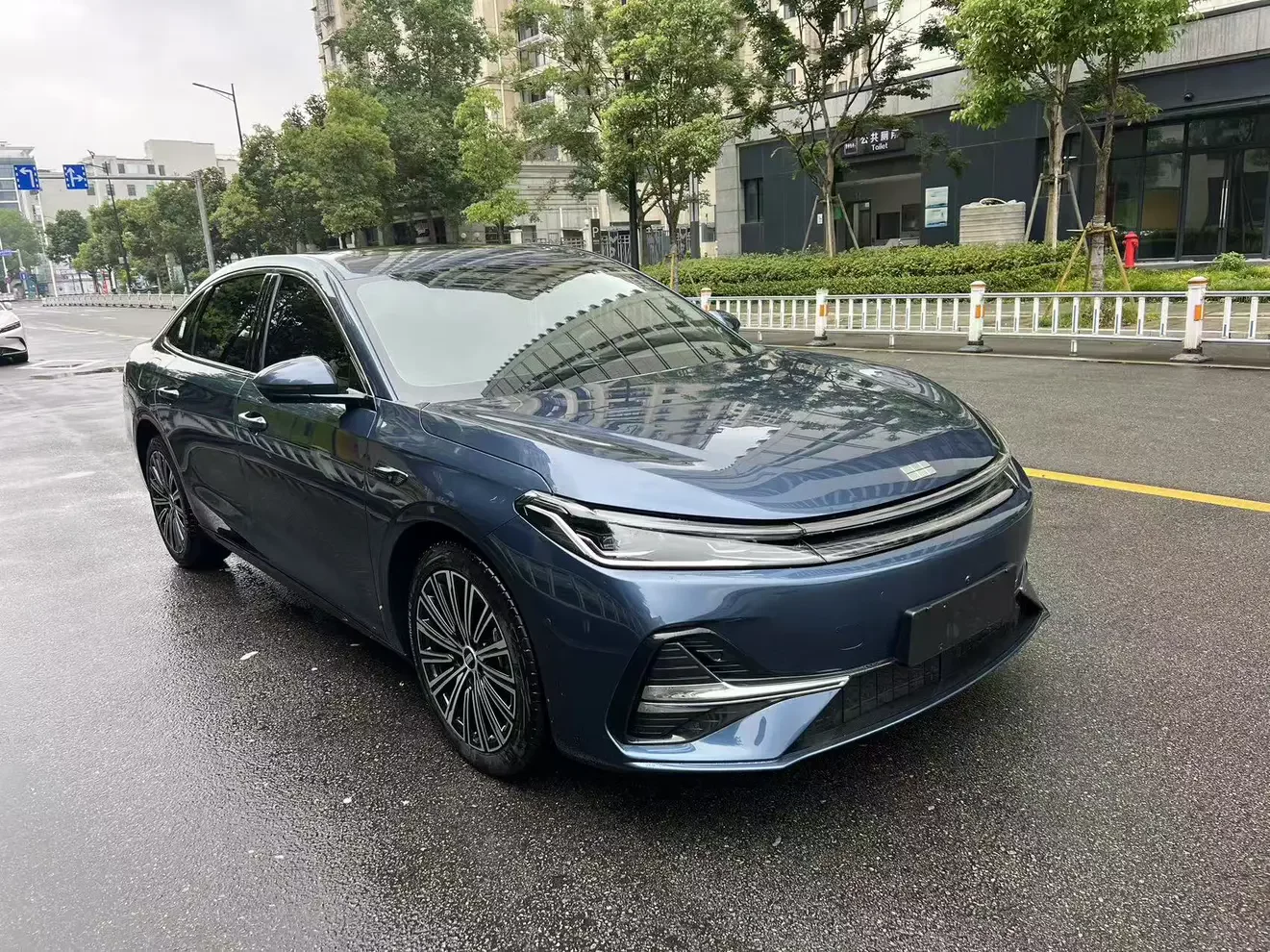 Geely Galaxy A7 EM