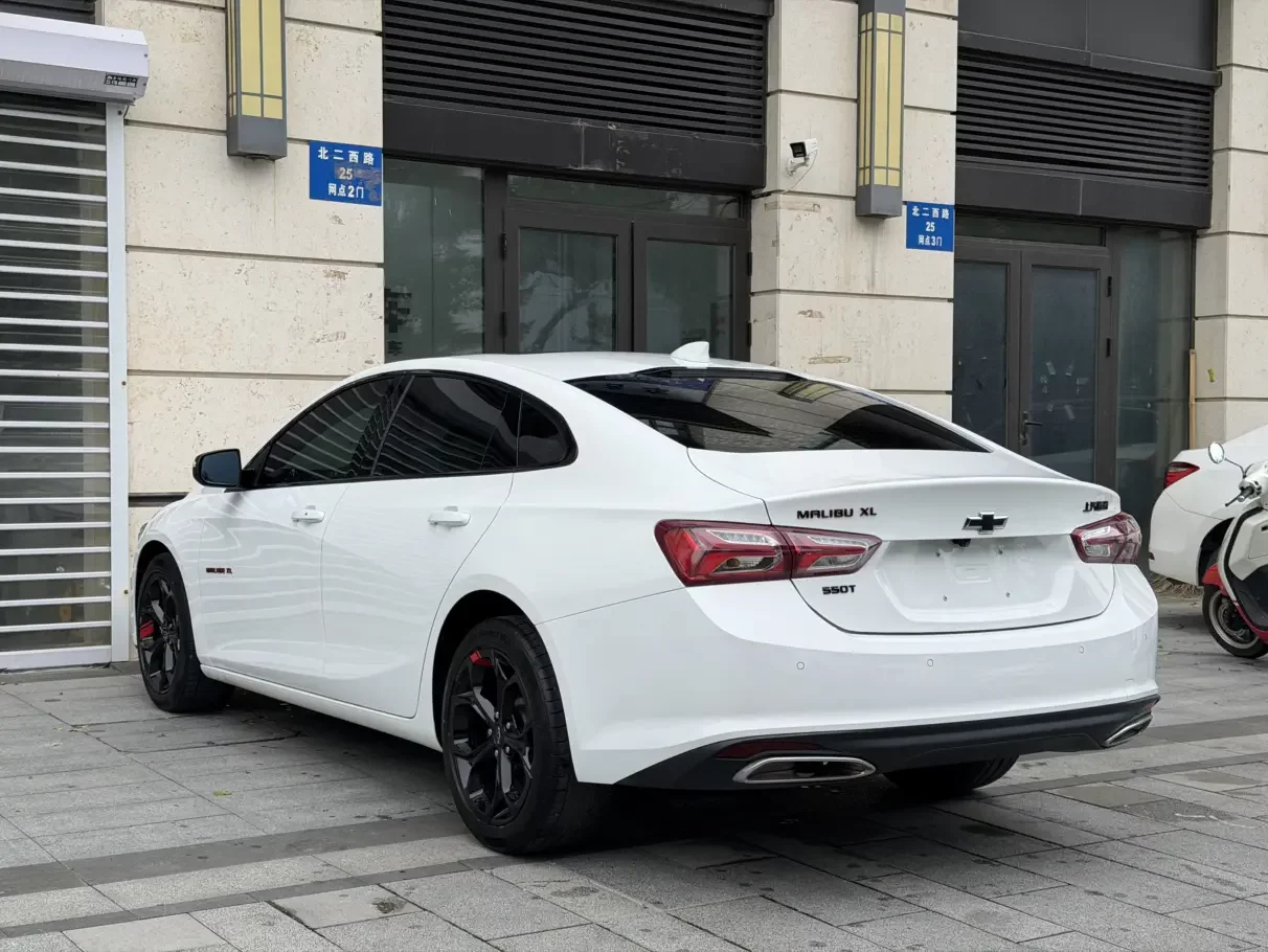 Chevrolet Malibu XL